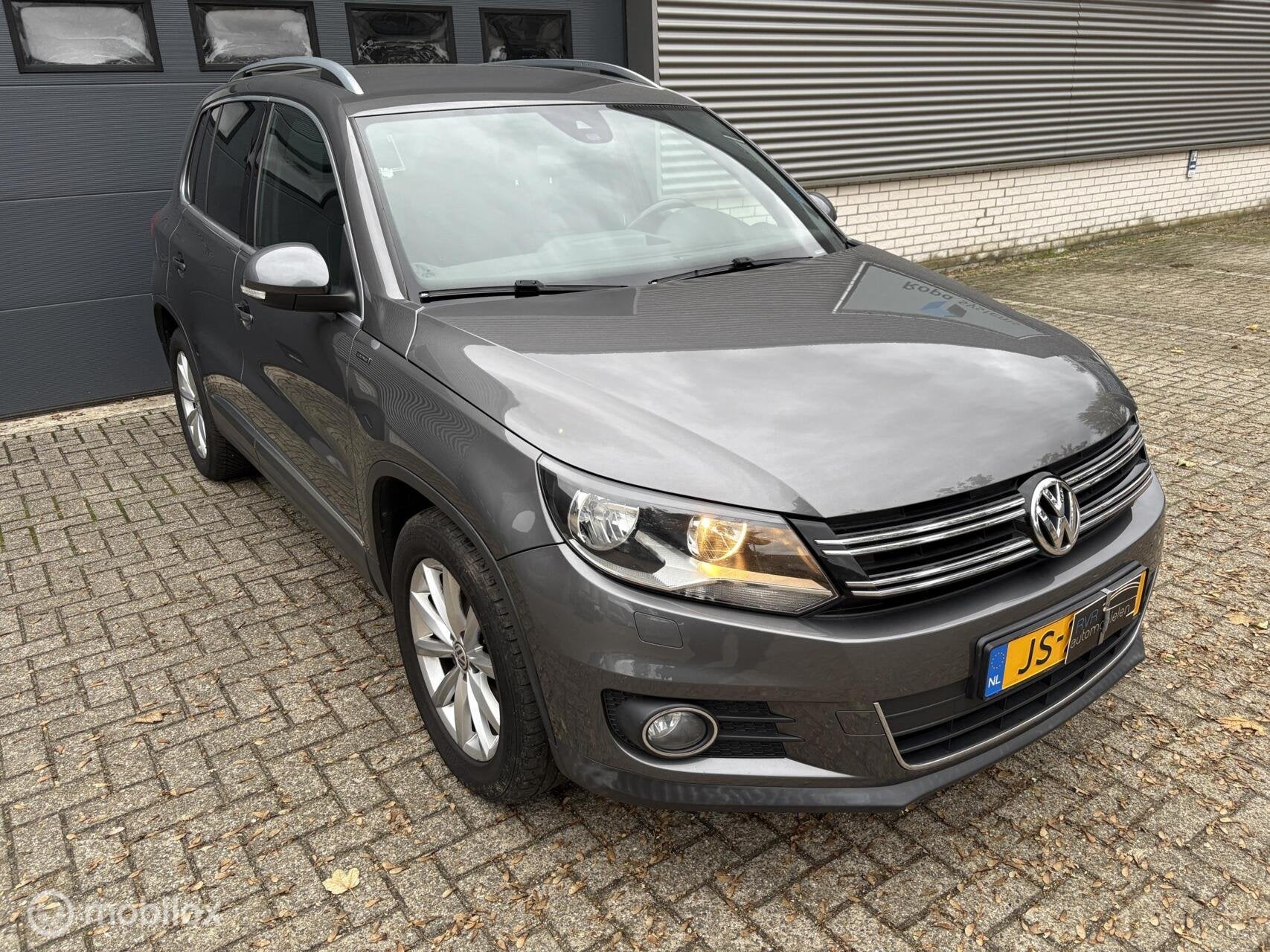 Volkswagen Tiguan 1.4 TSI Sport&Style LEES ADVERTENTIE!, Voorwielaandrijving, Gebruikt, Zwart, 4 cilinders