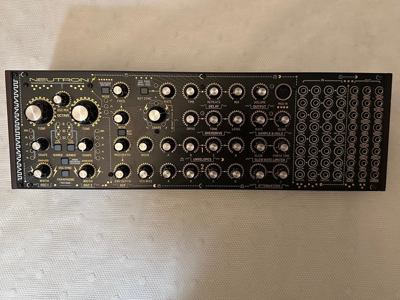 Behringer Neutron Semi-Modulaire Synthesizer, Muziek en Instrumenten, Synthesizers, Ophalen, Zo goed als nieuw, Overige aantallen