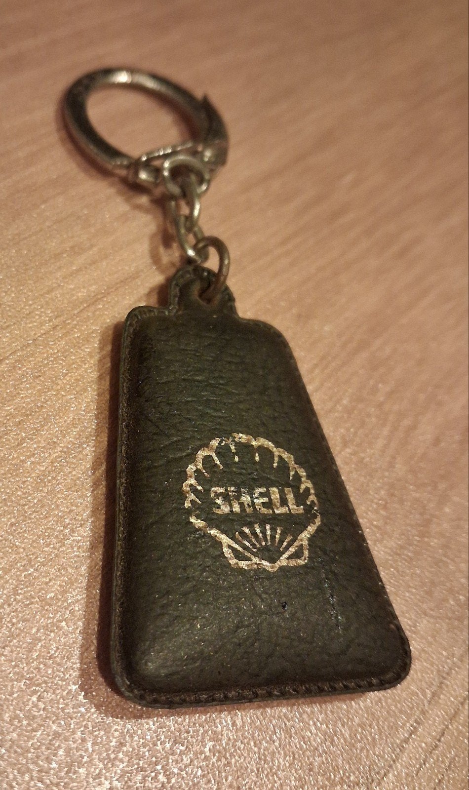 Vintage Shell sleutelhanger - Leer jaren 60, Ophalen of Verzenden, Gebruikt, Merk