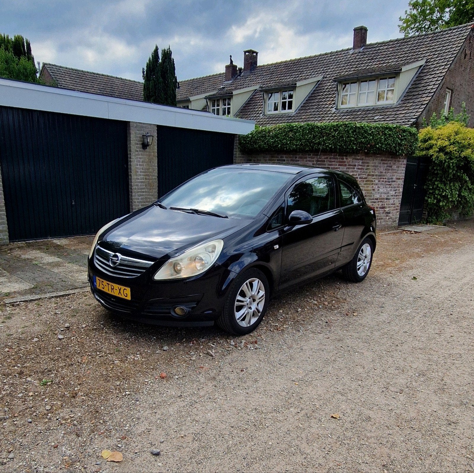 Opel Corsa 1.4 benzine Zwart, Voorwielaandrijving, Stof, Zwart, 4 cilinders