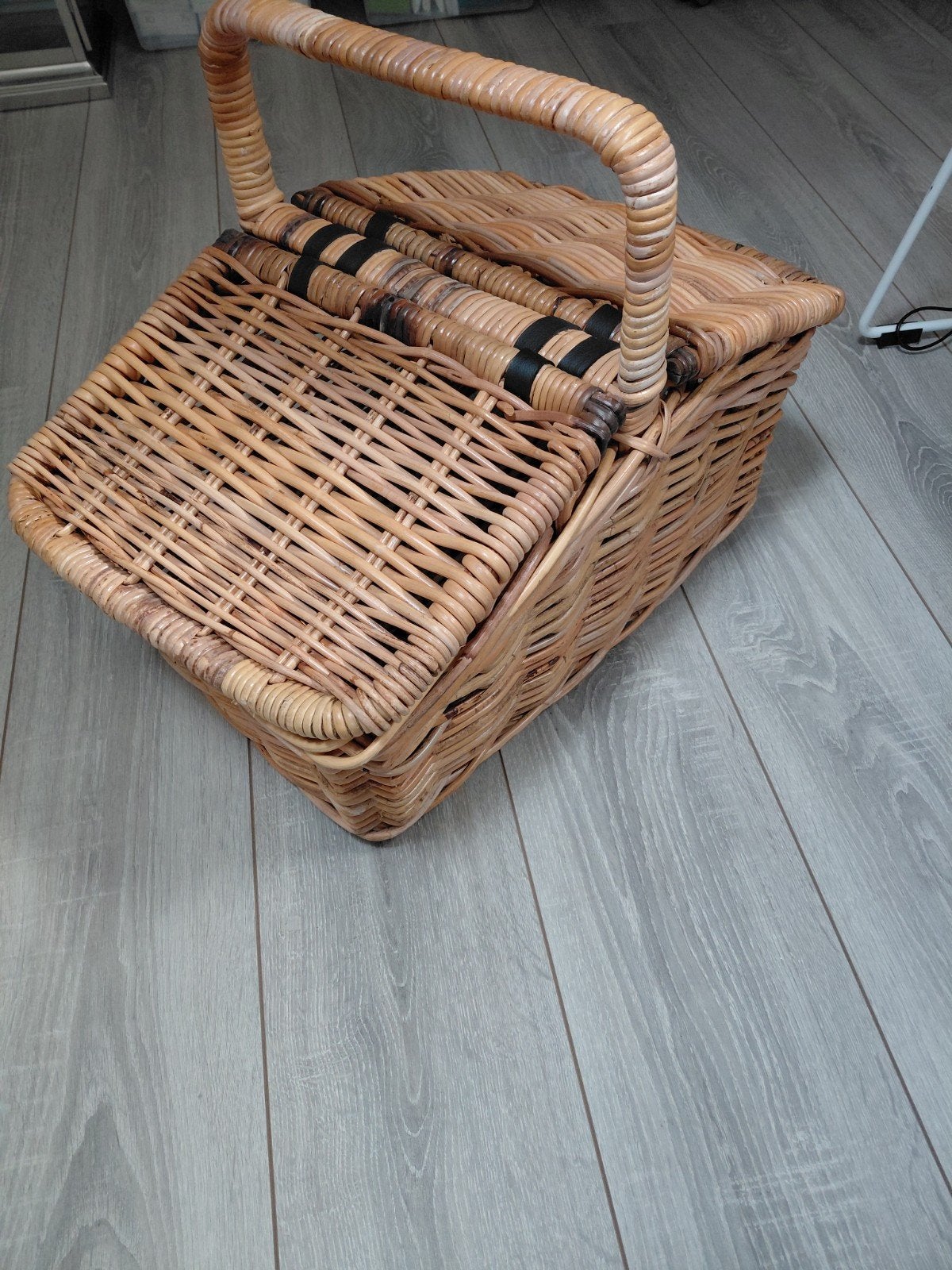 Vintage rieten picknickmand met handvat, Hobby en Vrije tijd, Ophalen, Gebruikt, Zonder inhoud