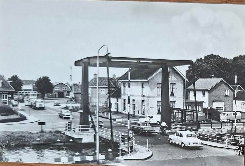 Balkbrug- Veel auto's op en bij de Brug, Verzenden, 1960 tot 1980, Ongelopen, Overijssel