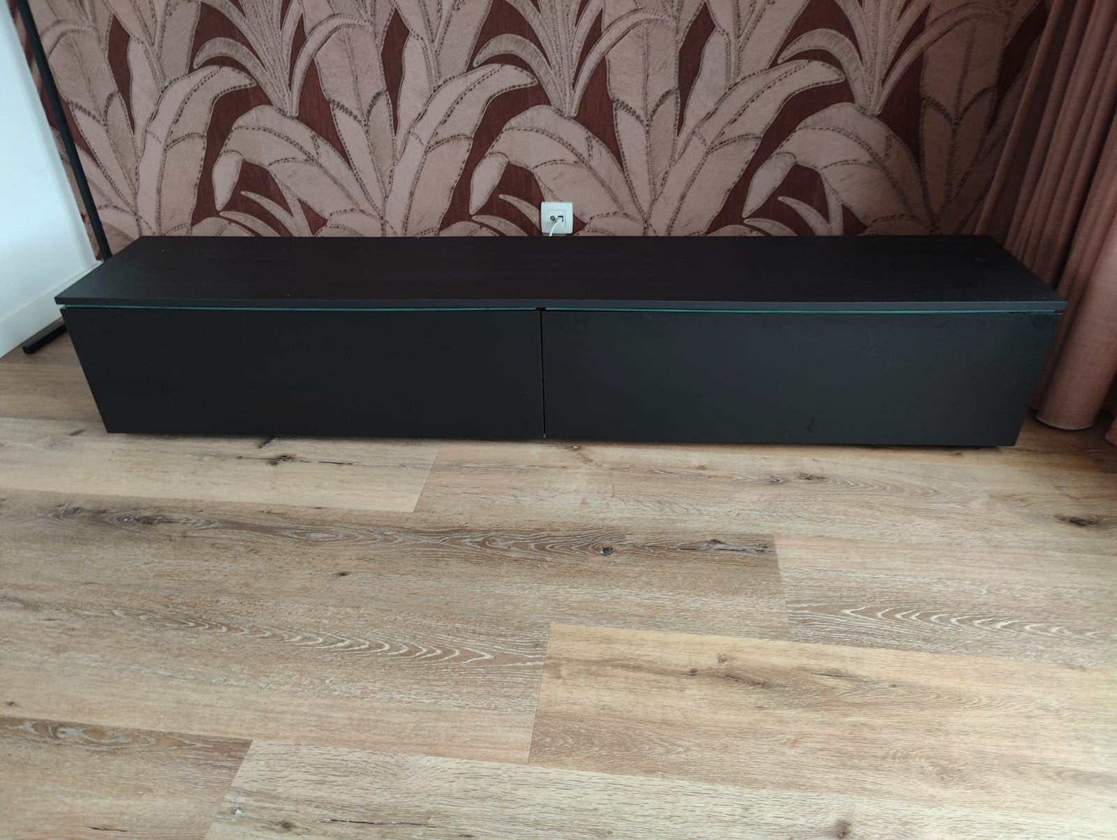 TEAB zwart tv-meubel 180 x 33 x 32, Ophalen, 150 tot 200 cm, Zo goed als nieuw, Minder dan 100 cm