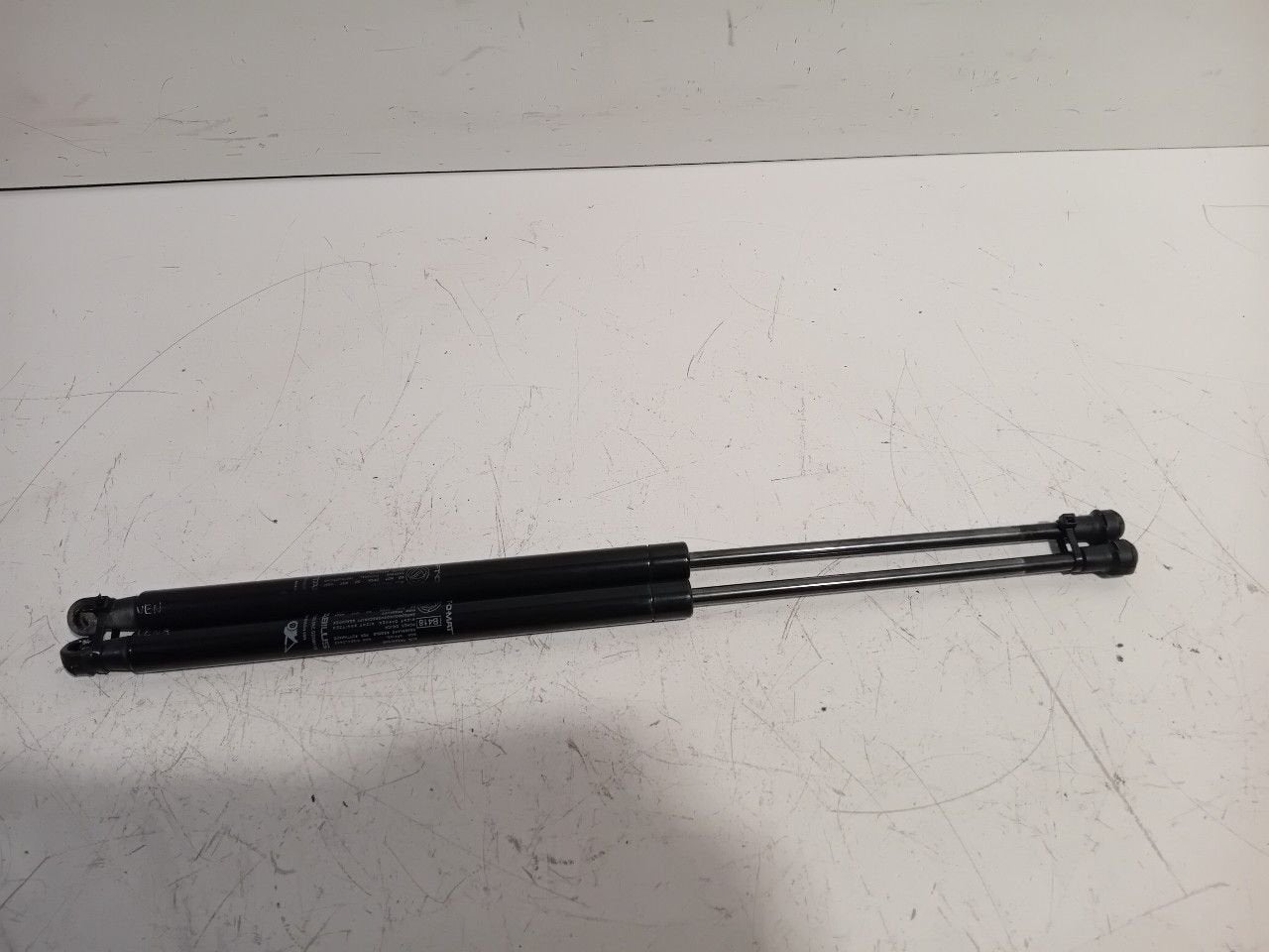 Gasdrukveerset achter Fiat 500, Onderdelen@venauto.nl, Van der Ven Autorecycling B.V., Gebruikt, Ettenseweg 76, 4706 PB Roosendaal, The Netherlands
