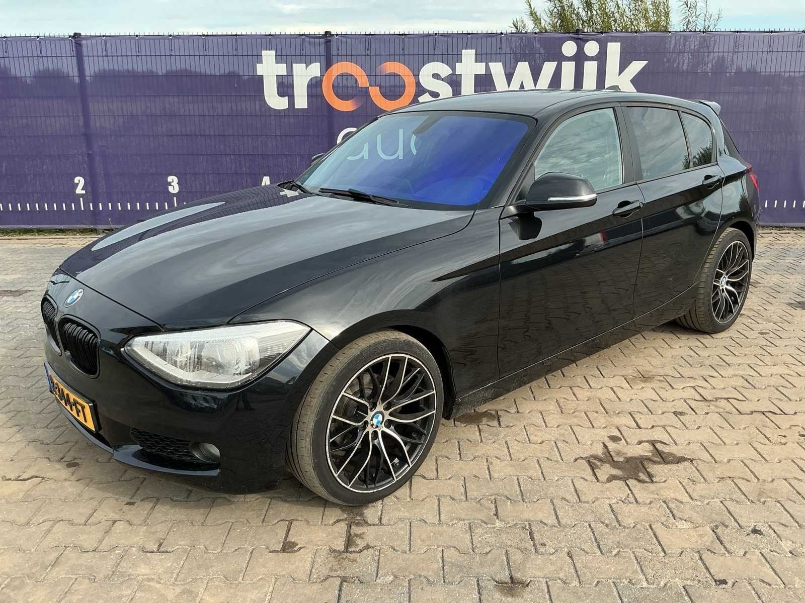 2014 - BMW - 1-serie - 116i - Personenauto, Gebruikt, 4 cilinders, Zwart, 650 kg