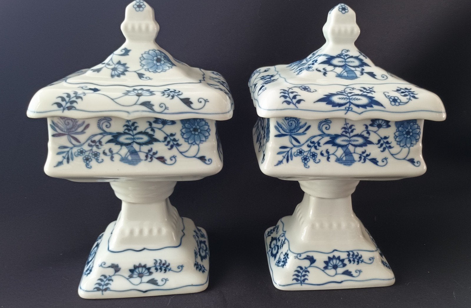 2 potten met deksel van Blue Danube, Antiek en Kunst, Antiek | Servies los, Ophalen of Verzenden