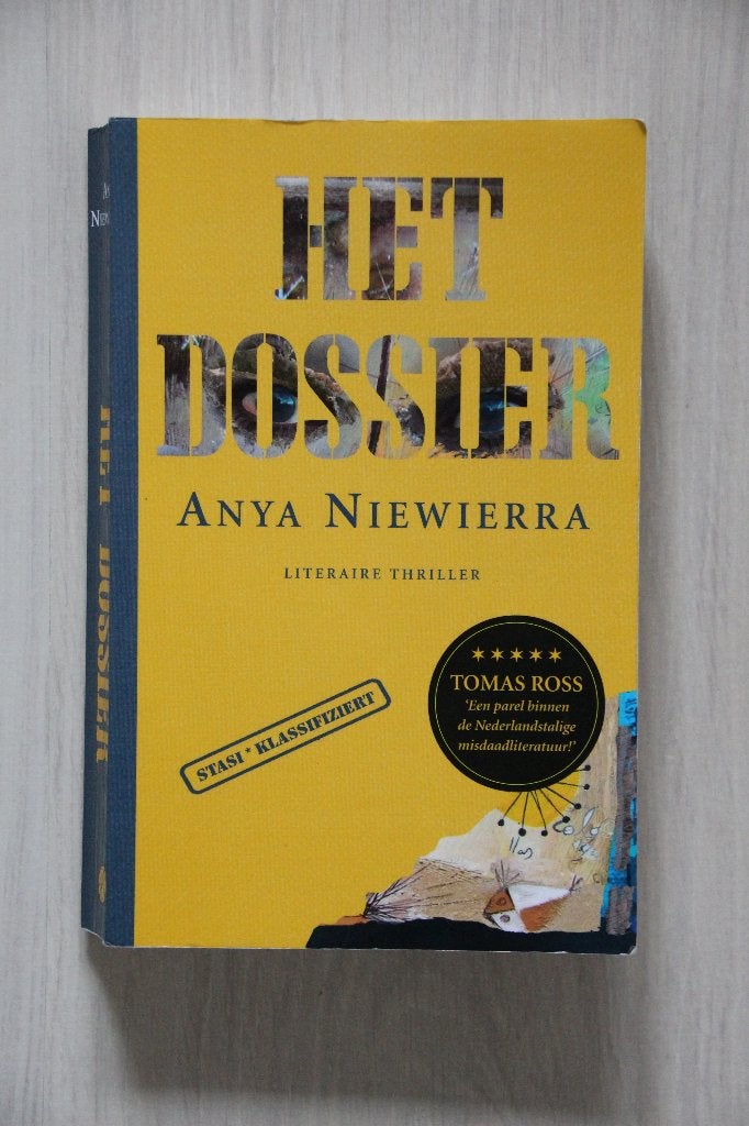 Anya Niewierra - Het DOSSIER, Ophalen of Verzenden, Zo goed als nieuw, Nederland, Anya Niewierra