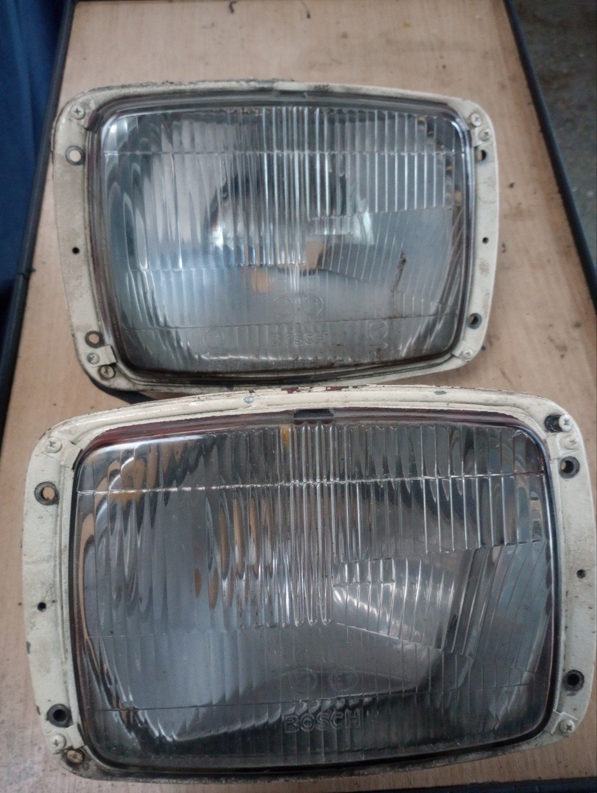 Hanomag Mercedes 206 koplampen, Ophalen