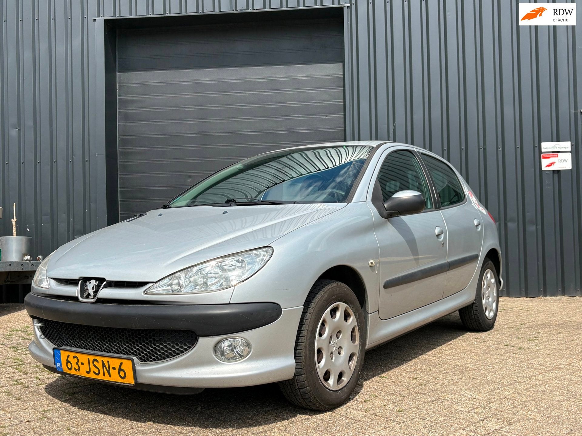 Peugeot 206 1.4 One-line-facelift-APK tm 24-08-2027, Auto's, Voorwielaandrijving, Stof, 31 €/maand, 4 cilinders