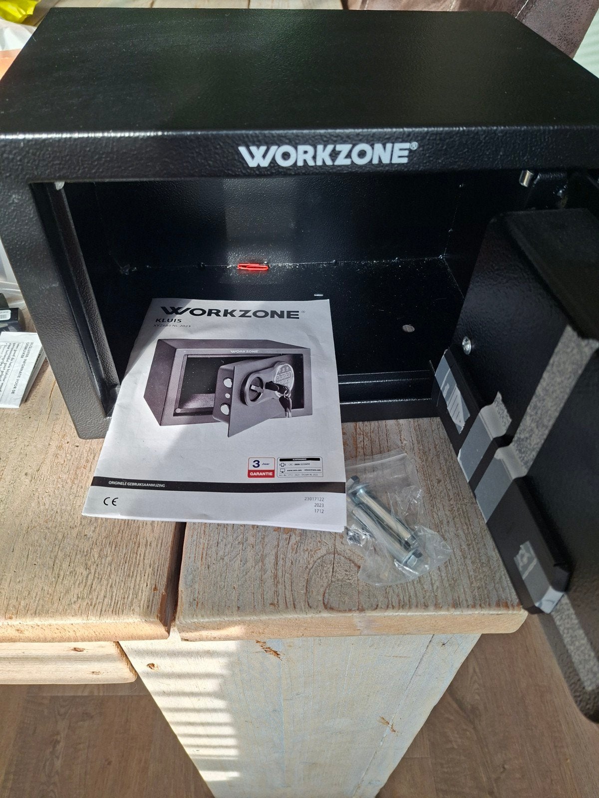 Workzone Kluis -  voor Uw Waardevolle Spul, Ophalen, Zo goed als nieuw, Brandkast