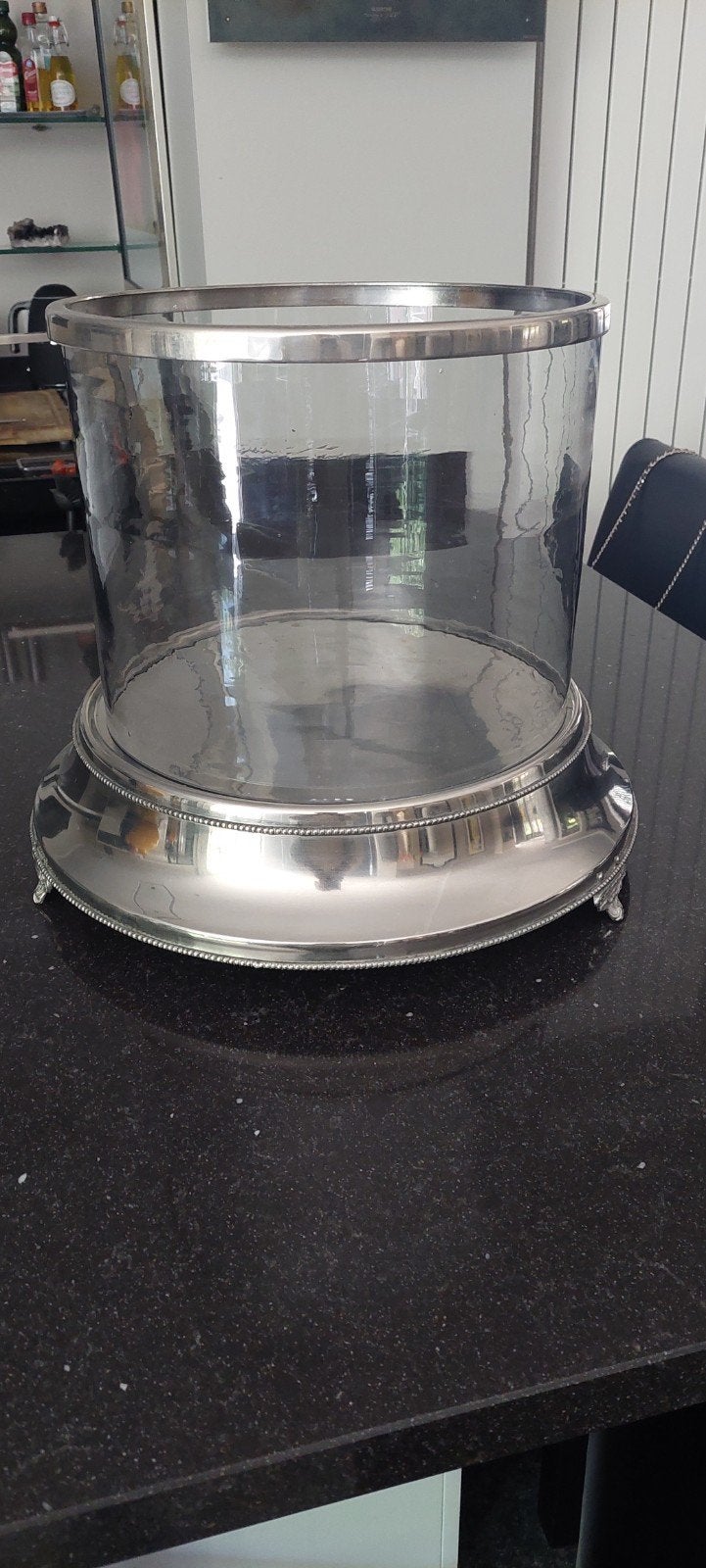Grote glazen windlicht met verzilverde voet diameter 46 cm, Ophalen