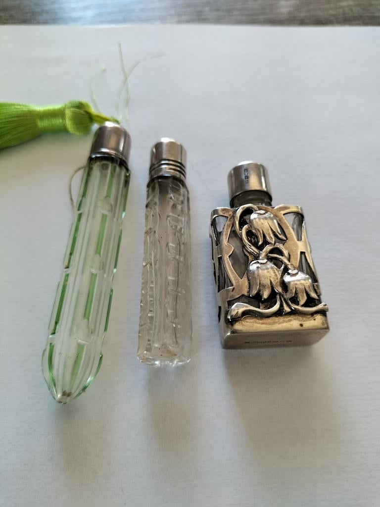 3 antieke zilveren parfum flesjes., Antiek en Kunst, Verzenden
