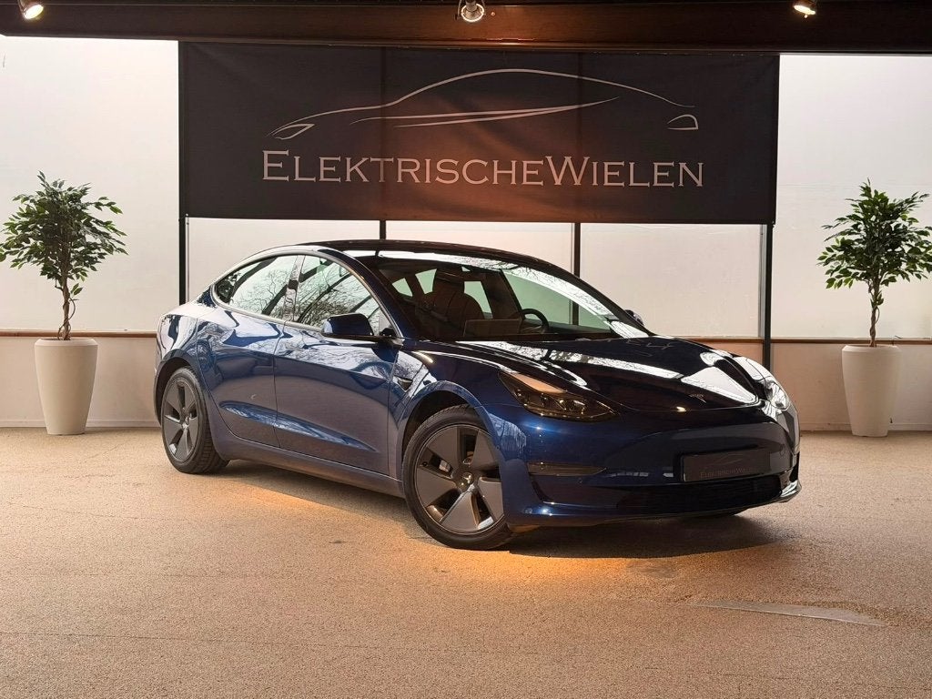 Tesla Model 3 / 2021 LFP WARMTEPOMP TREKHAAK  90% SoH, Automaat, 238 pk, Achterwielaandrijving, Zwart