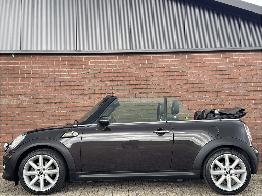 MINI Cabrio 1.6 COOPER | NL-AUTO! | LEDER! | CRUISE!, Gebruikt, Euro 6, 4 cilinders, 4 stoelen