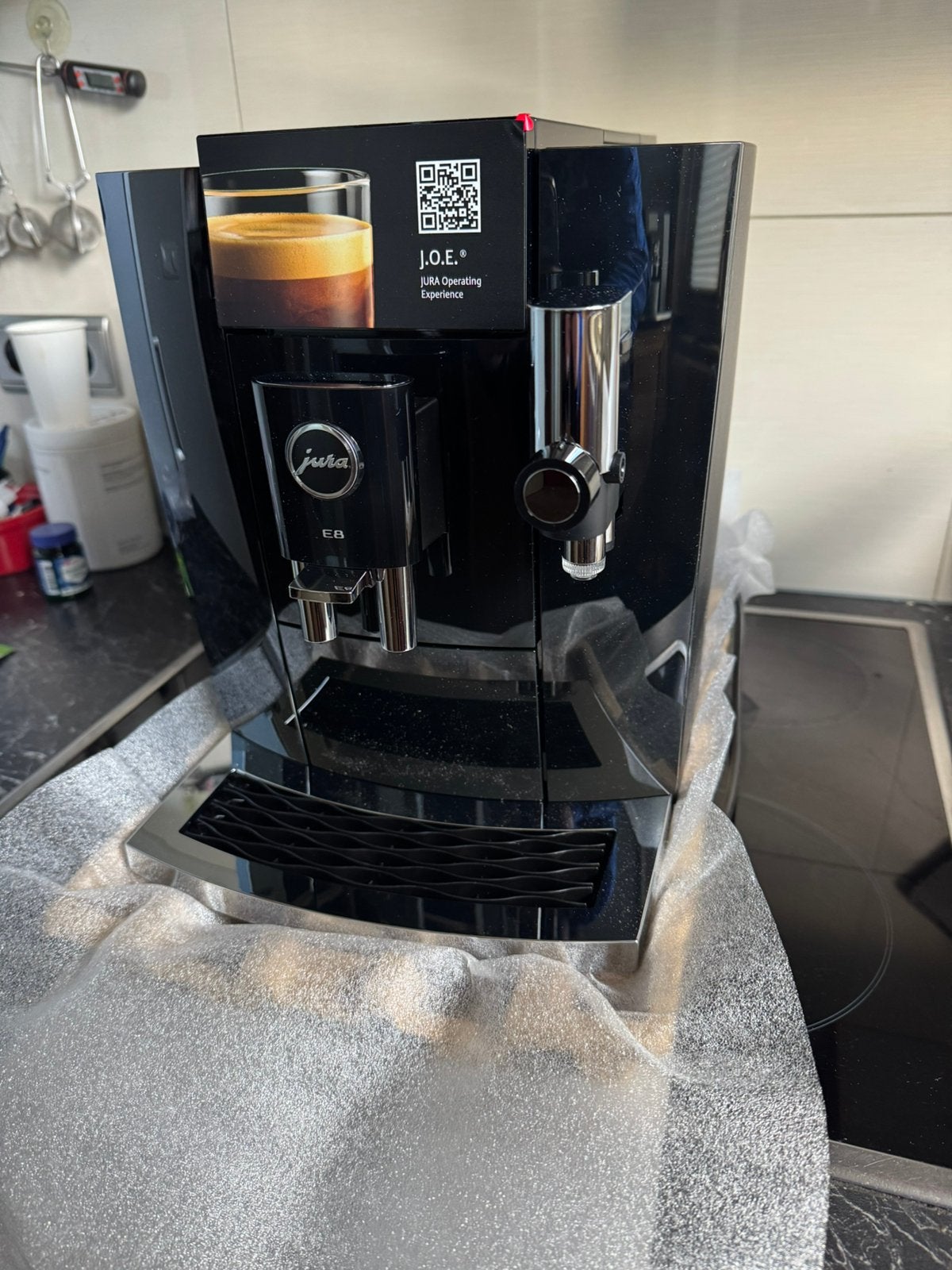 Jura E8 NIEUW! Van €1299,- voor €999,- nieuwste type E8, 10 kopjes of meer, Ophalen of Verzenden, Afneembaar waterreservoir, Gemalen koffie