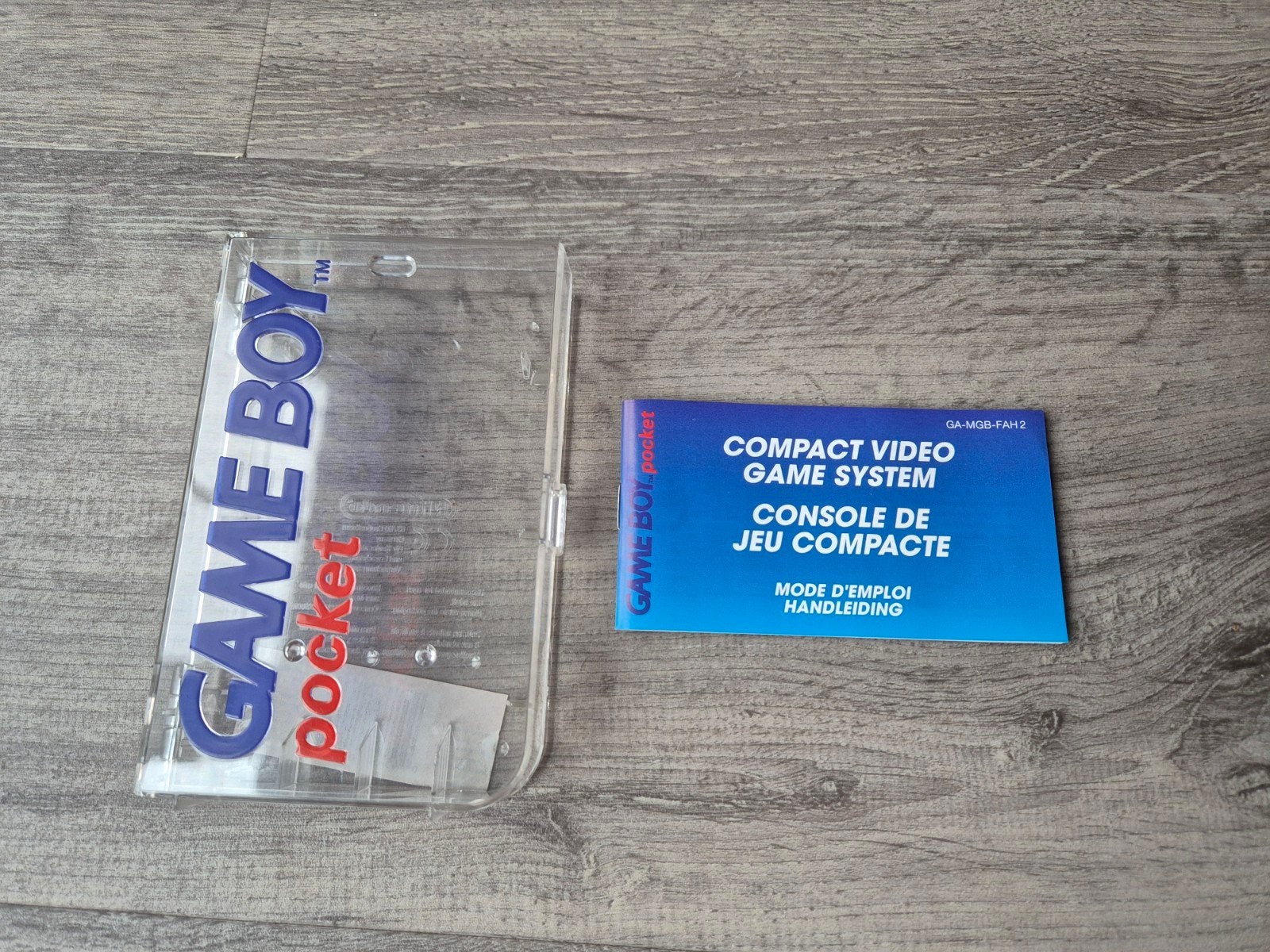 Game Boy Pocket handleiding en beschermhoes, Gebruikt, 1 speler, Vanaf 7 jaar, Ophalen