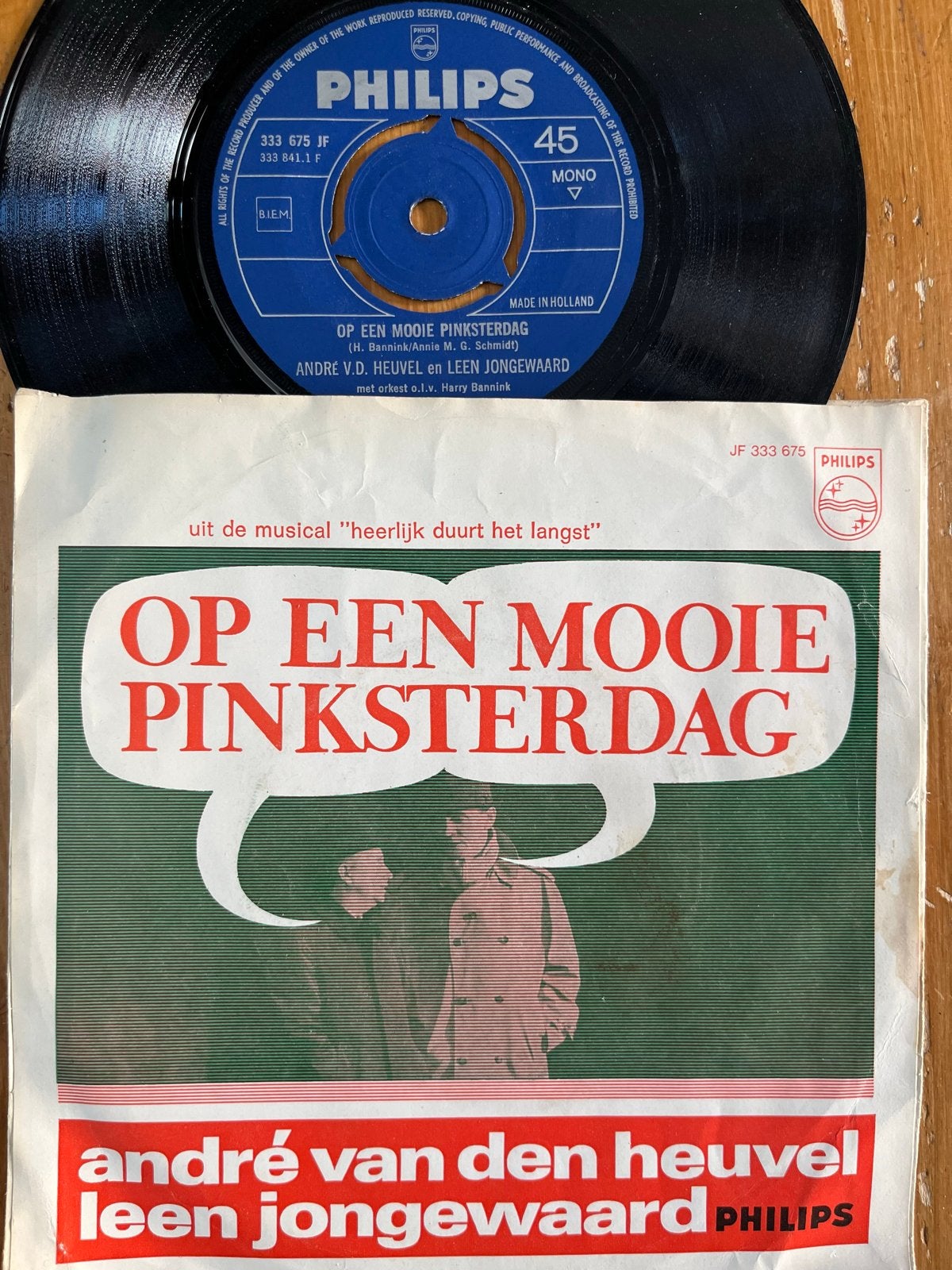 André van den Heuvel & Leen Jongewaard - Op een mooie Pinkst, Gebruikt, 7 inch, Nederlandstalig, Fotohoes