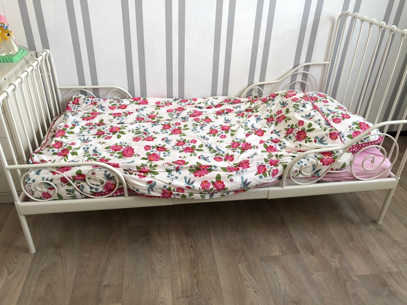 Wit metalen kinderbed/juniorbed, Ophalen, Wit, 190 cm of minder, Zo goed als nieuw