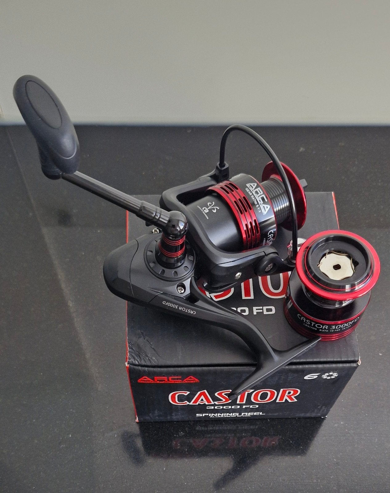 NIEUW ARCA CASTOR 3000 FD SPINNING REEL EN 2 SPOELTJES, Watersport en Boten, Hengelsport | Roofvissen, Ophalen of Verzenden, Nieuw
