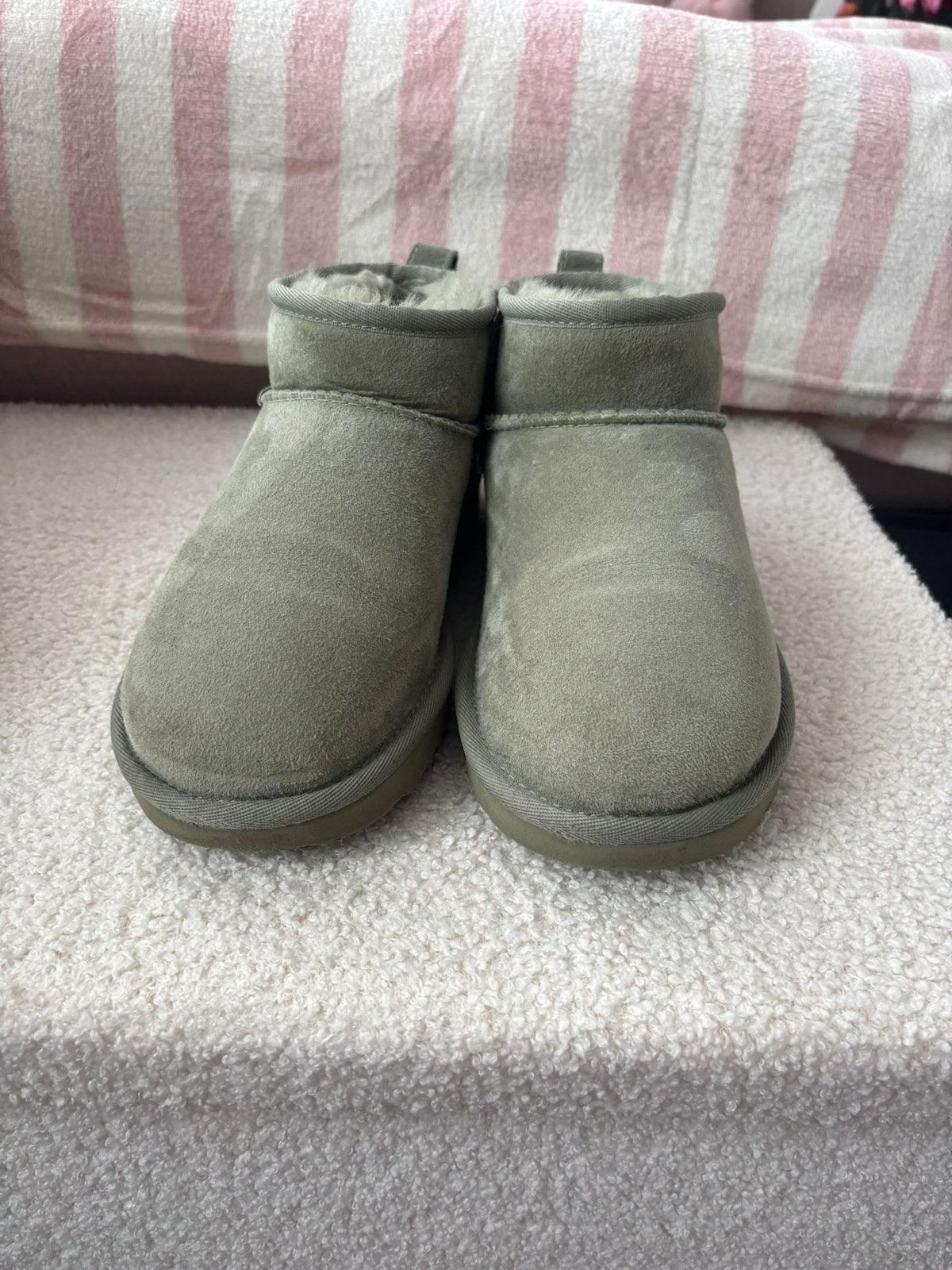 Originele Uggs maat 38 - Zo goed als nieuw, Ophalen of Verzenden, Zo goed als nieuw, Groen, Lage of Enkellaarzen