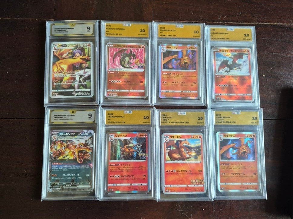 Pokémon Charizard Graded Kaarten - UCG 9 & 10 Gem Mint, Ophalen, Zo goed als nieuw, Meerdere kaarten