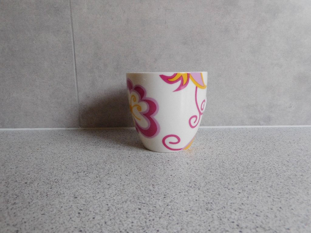 Mok 8x8,5 cm. Bloemen Roze Douwe Egberts, Ophalen of Verzenden, Zo goed als nieuw, Overige stijlen, Kop(pen) en/of Schotel(s)