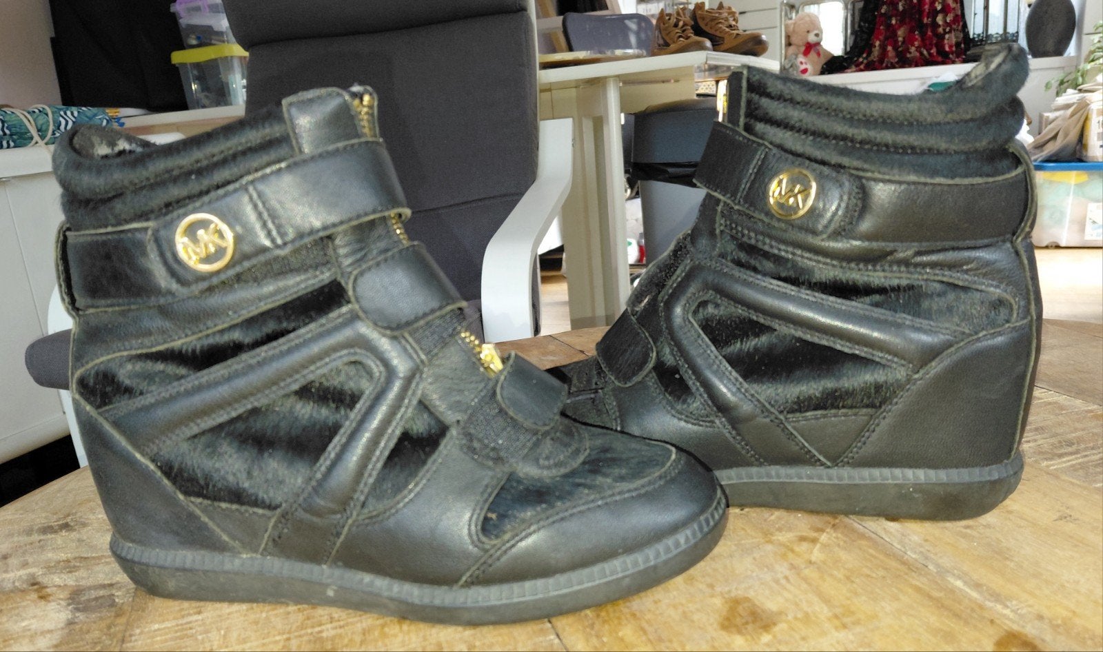 Michael Kors Zwarte Wedge Sneakers met Bont en Klittenband, Kleding | Dames, Michael Kors, Zwart, Ophalen of Verzenden, Sneakers of Gympen