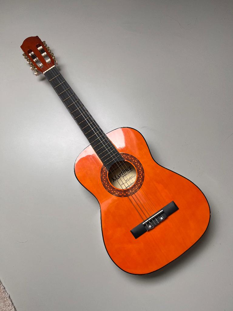 Martinez MYC (Spaanse gitaar), Muziek en Instrumenten, Snaarinstrumenten | Gitaren | Akoestisch, Ophalen of Verzenden, Gebruikt