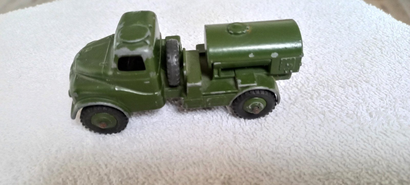 Dinky toys militair nr 643 water tanker, Ophalen of Verzenden, Gebruikt, Bus of Vrachtwagen, Dinky Toys