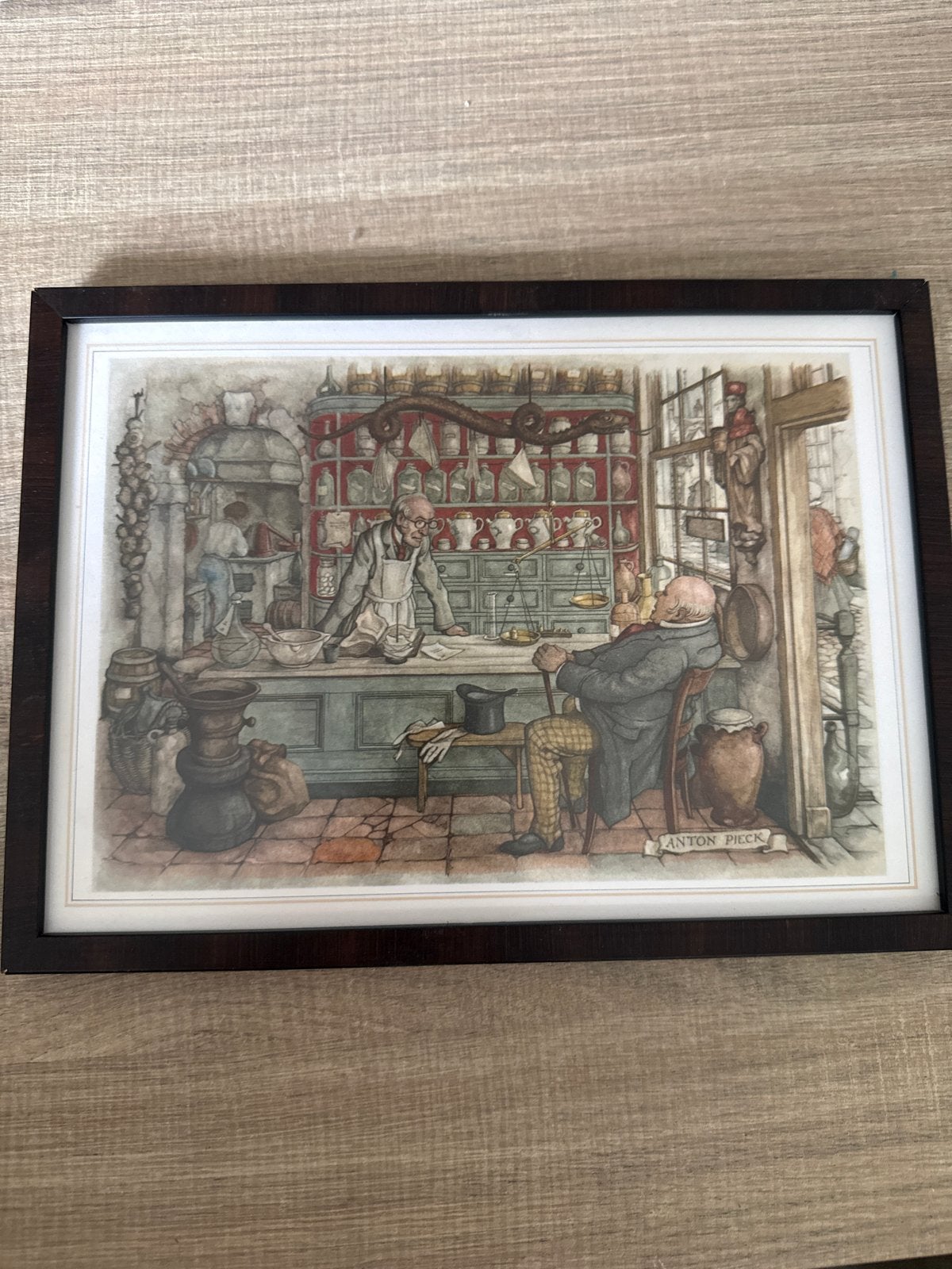 Anton Pieck print 'De Apotheek' in lijst, Achter glas, Ophalen of Verzenden, Klassiek, Print