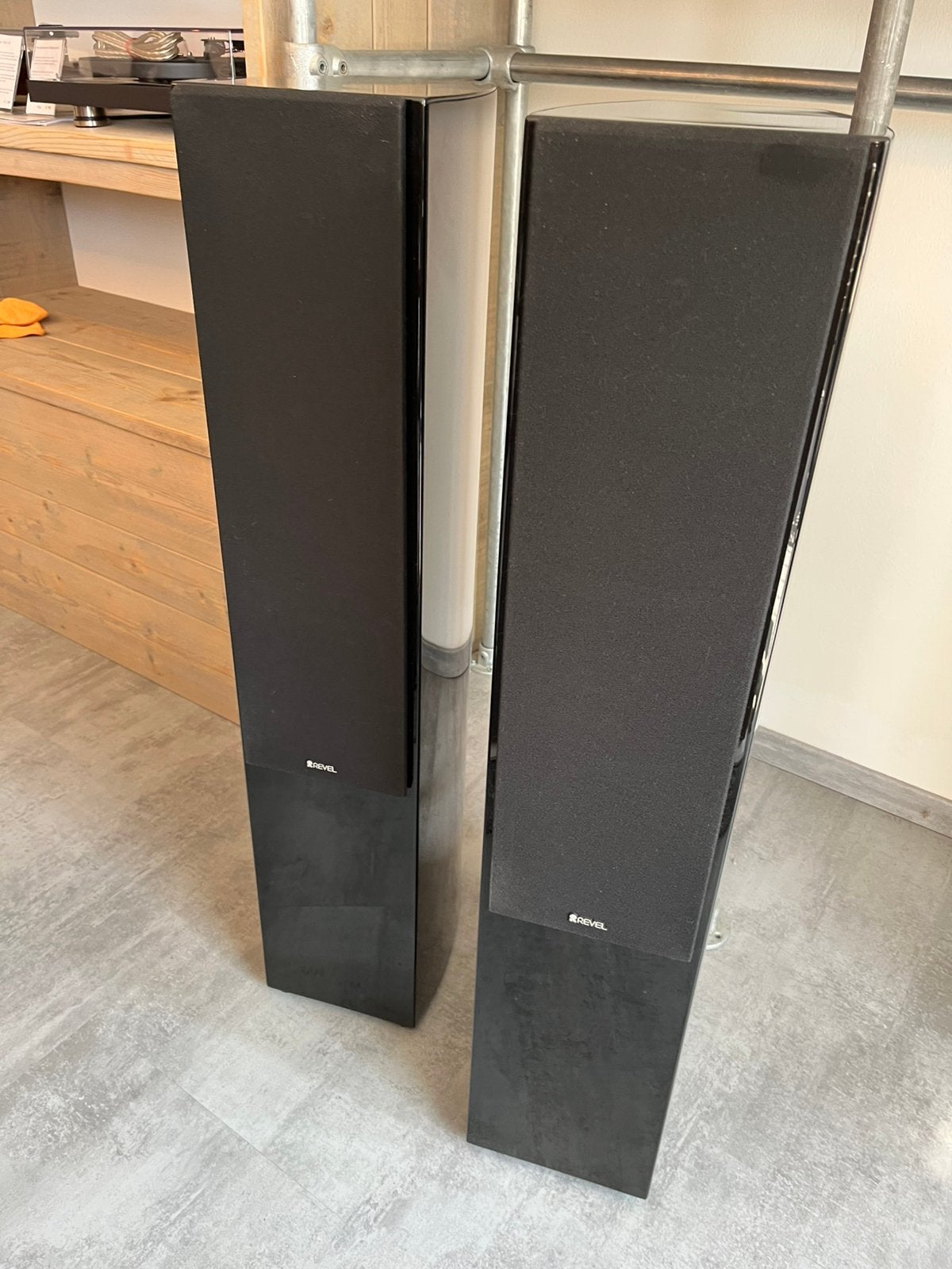Revel Concerta 2 F35