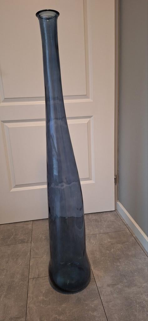 Grote blauwe glazen vaas - 1.20m hoog, Huis en Inrichting, Woonaccessoires | Vazen, Ophalen, Gebruikt, Blauw, Glas