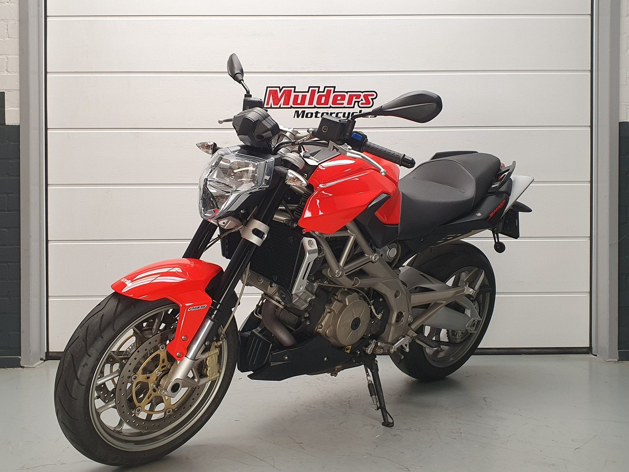 Aprilia SHIVER 750 (bj 2009), Service@piaggio-vespa-rwn.de, Bedrijf, Naked bike, Minervum 7272
4817 ZM  BREDA