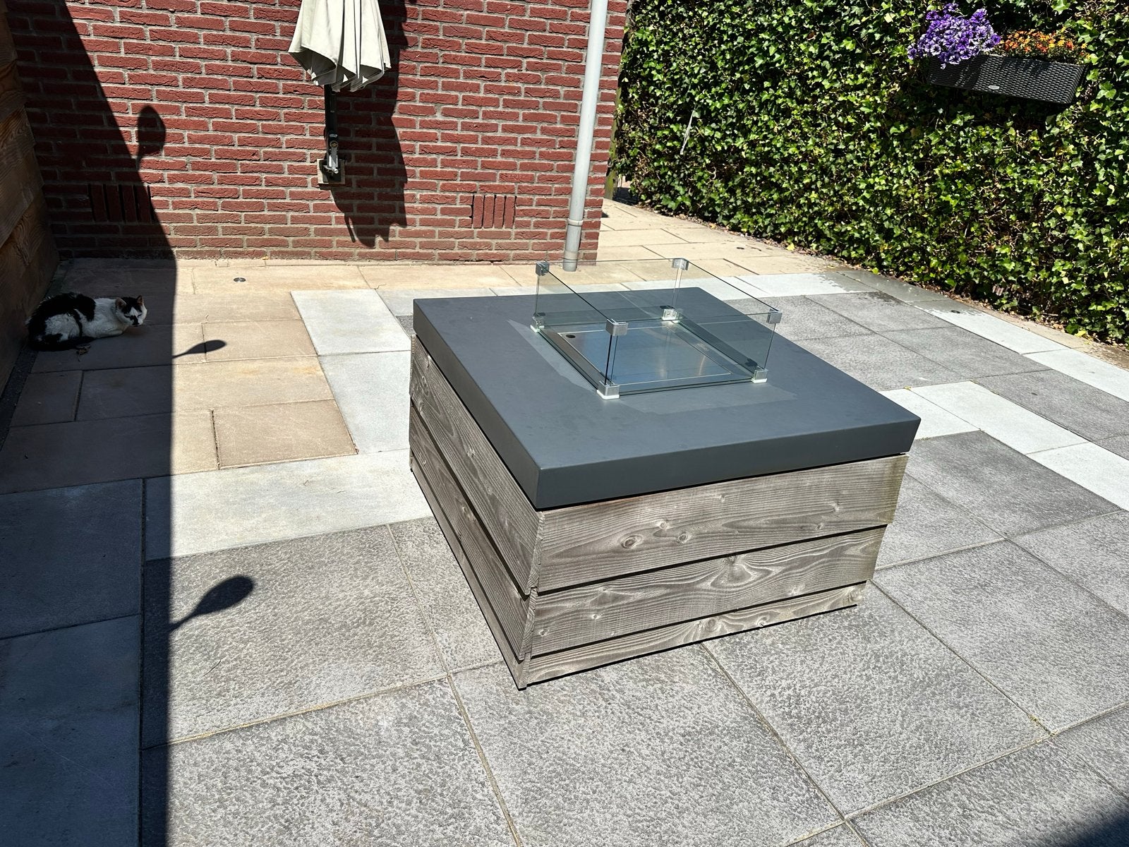 Moderne vuurtafel met gasbrander en glasombouw, Tuin en Terras, Ophalen, Gebruikt