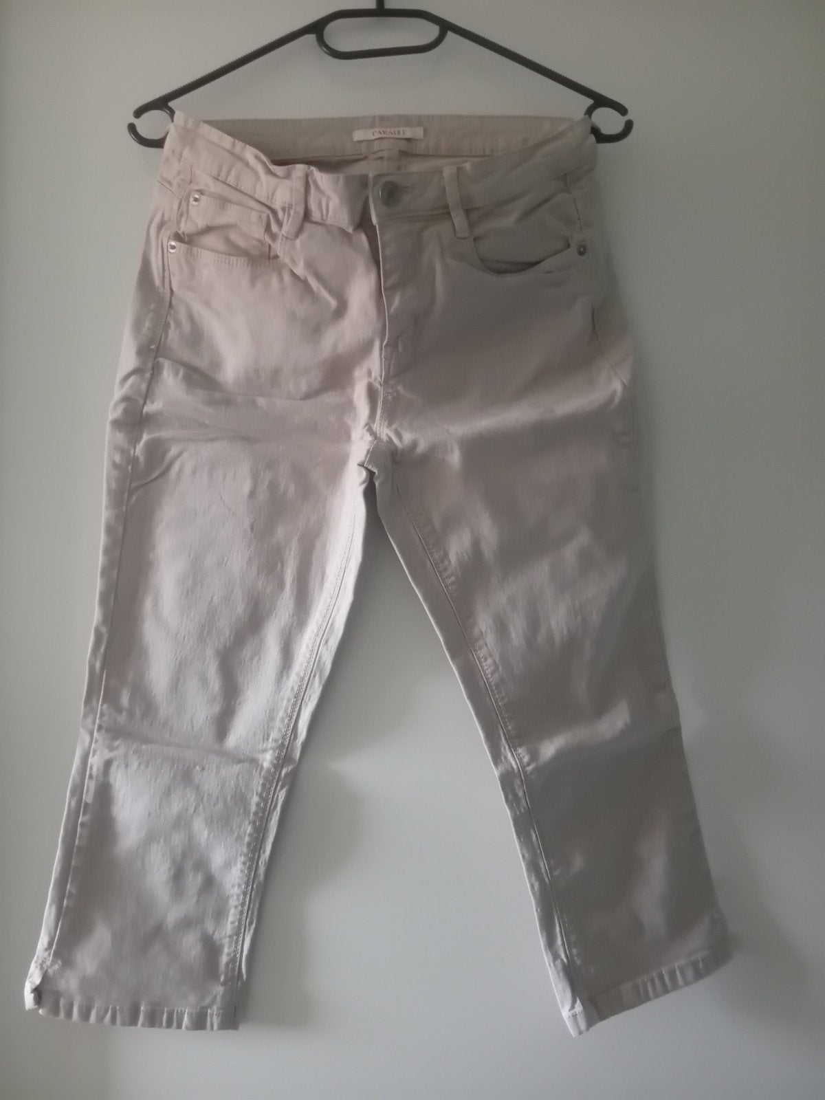 Camaieu beige driekwart broek, Kleding | Dames, Broeken en Pantalons, Maat 38/40 (M), Beige, Camaieu, Ophalen of Verzenden