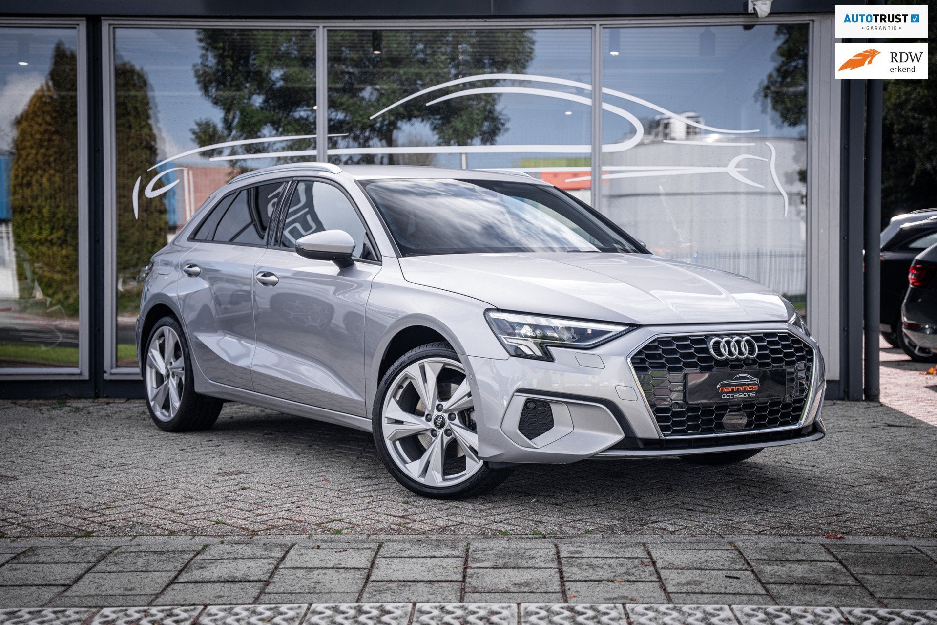 Audi A3 Sportback 40 TFSI e Business edition|Trekh|CarPlay|A, Stof, 4 cilinders, 1535 kg, Plug-in hybride