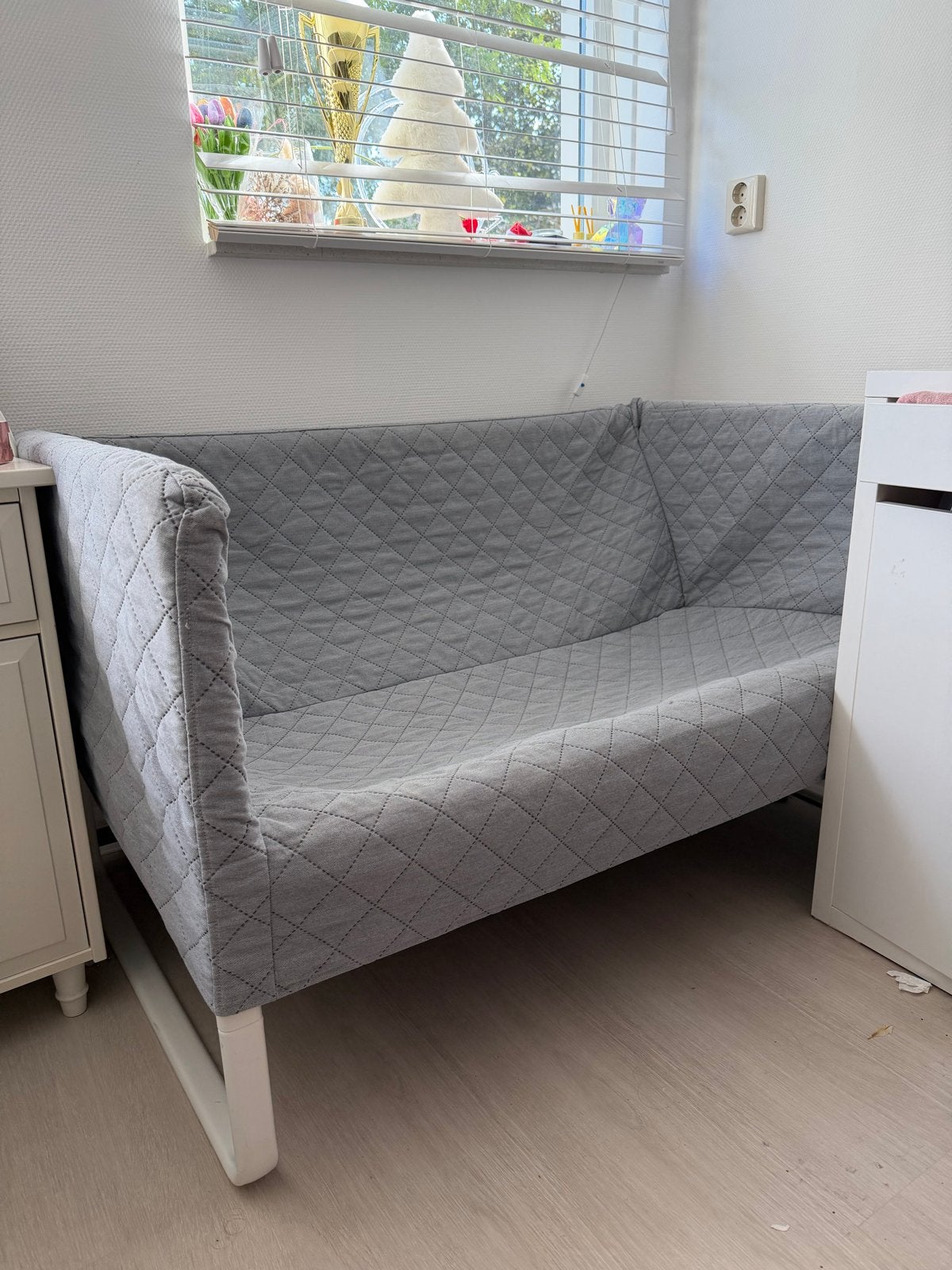 Ikea grijs bankje, Huis en Inrichting, Ophalen, Gebruikt, Tweepersoons, 75 tot 100 cm