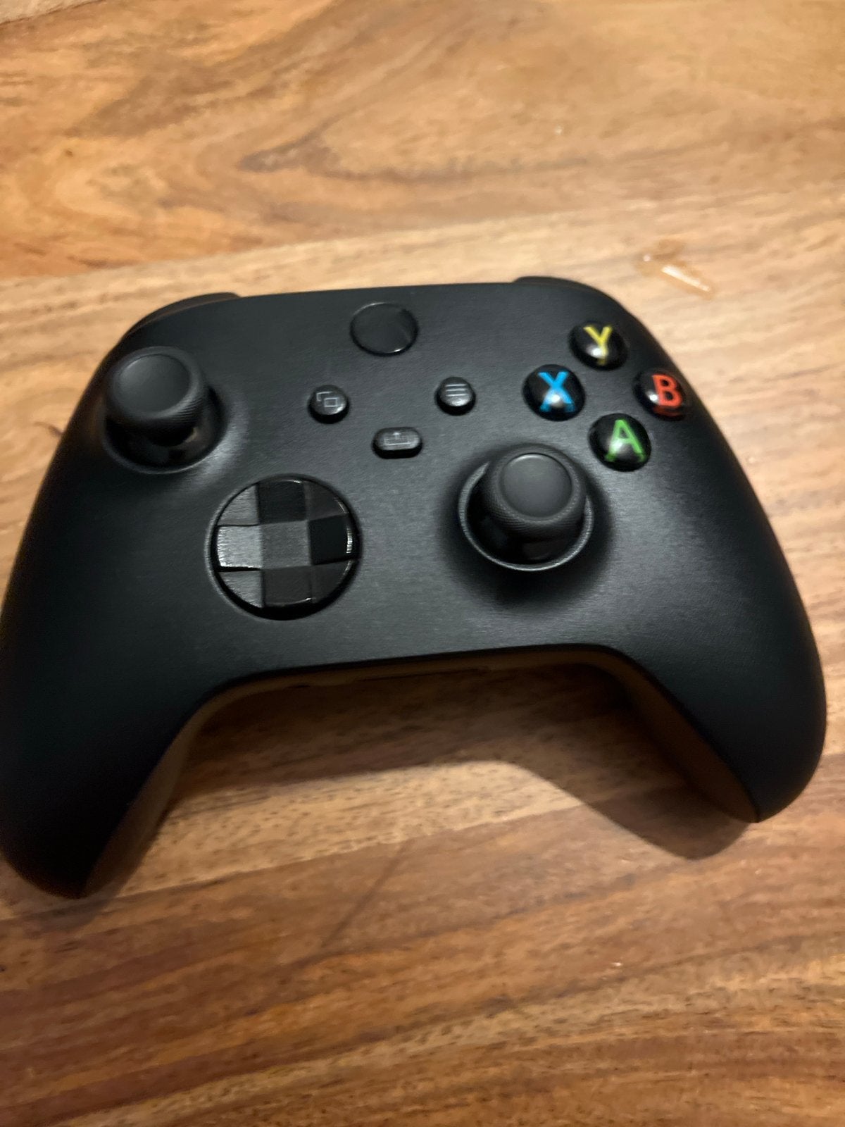 Foto 3 van Xbox Series X met 2 controllers en kabels