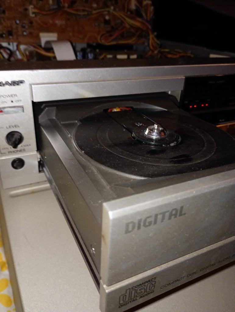 Aangeboden : SHARP DX-500 cd speler uit 1983 zeldzaam !, Audio, Tv en Foto, Cd-spelers, Ophalen, Gebruikt, Overige merken