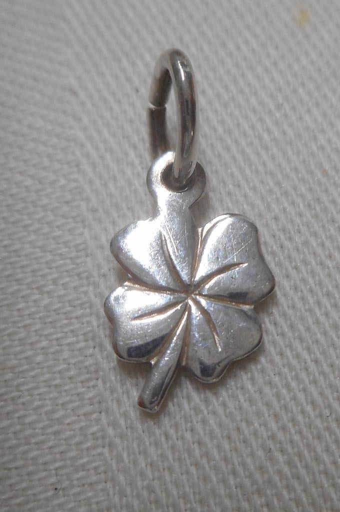 Zilveren klaver 4 hangertje nr.1725, Verzenden, Zo goed als nieuw, Kruis of Symbool, Zilver