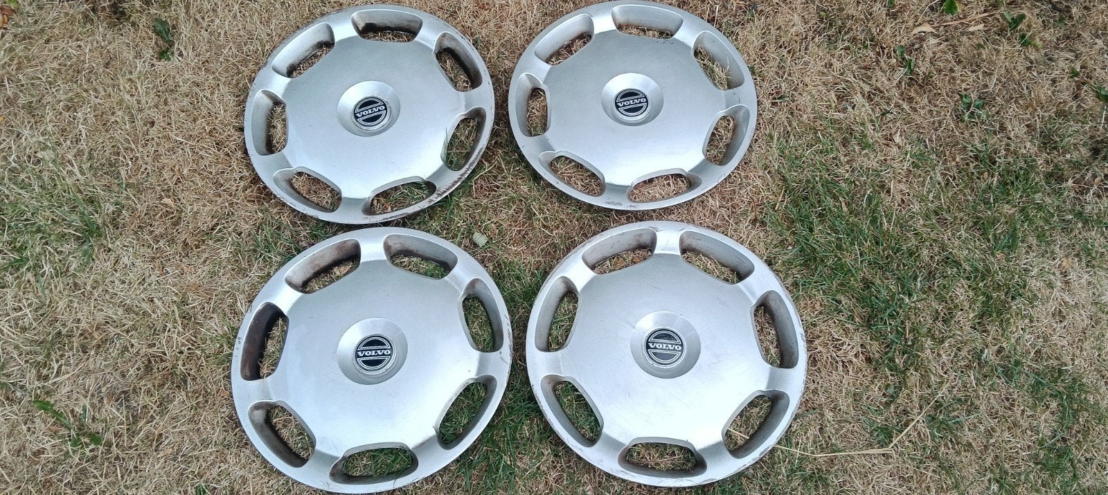 setje 15 inch volvo wieldoppen, Ophalen, Gebruikt