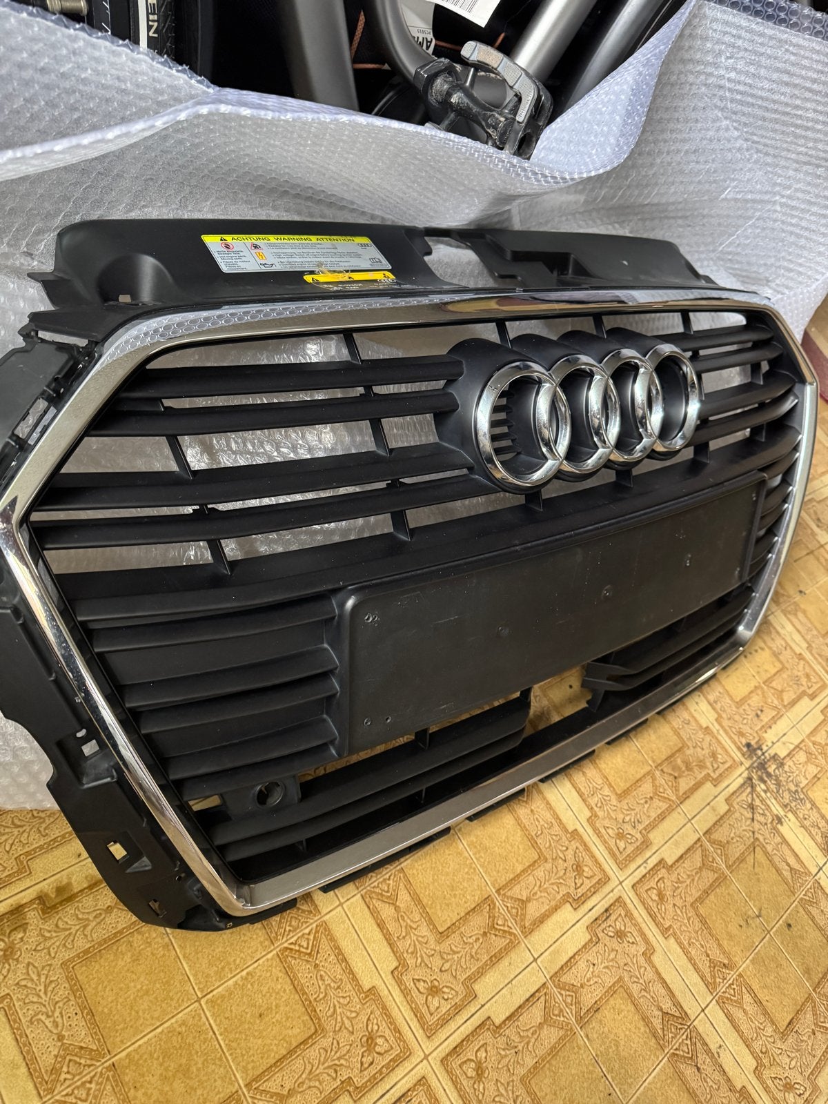Audi A3 Sportback 2017 originele grille/frontgri, Ophalen, Gebruikt, Voor, Audi