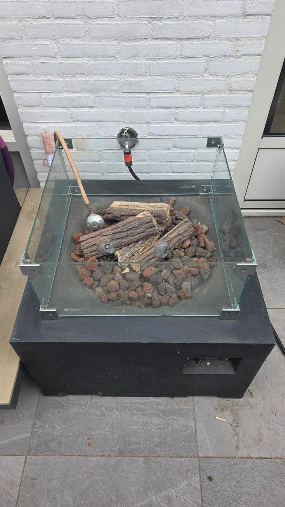 Moderne vuurtafel met glasombouw - Cocoon, Ophalen, Zo goed als nieuw
