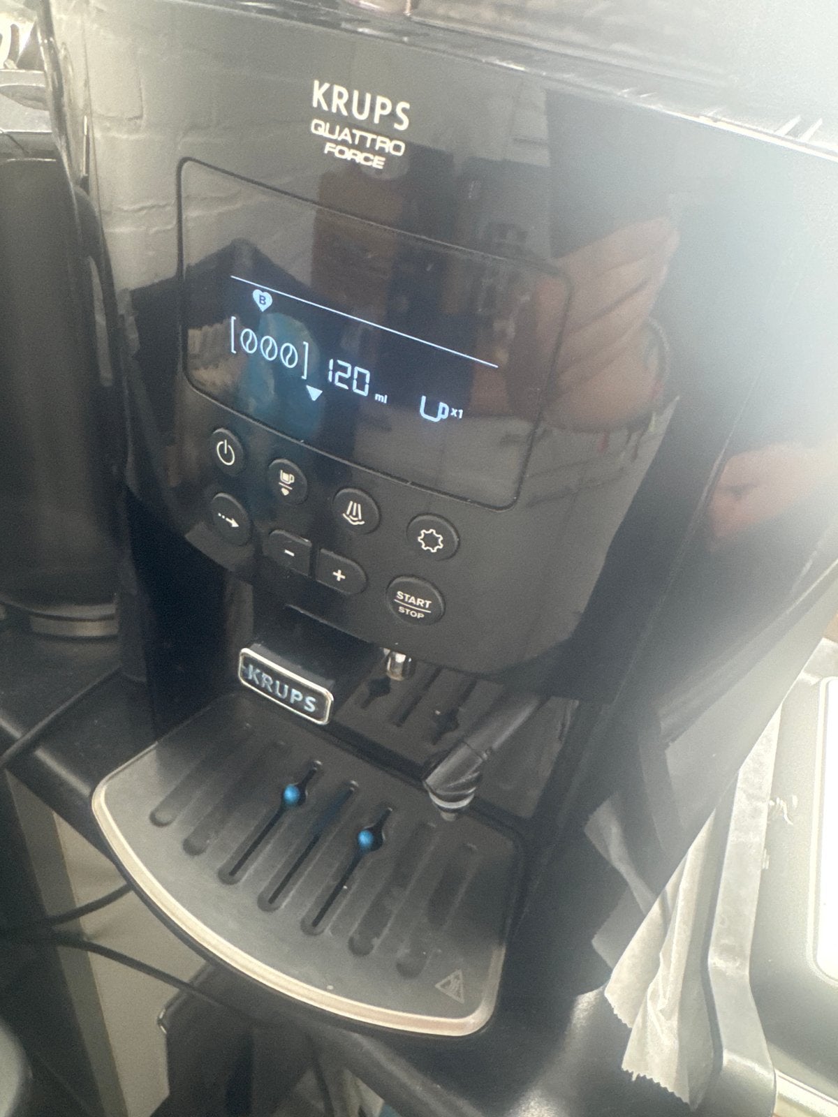 Krups Quattro Force Koffiebonen aparaat bijna niet gebruikt, Afneembaar waterreservoir, Koffiemachine, Zo goed als nieuw, 4 tot 10 kopjes