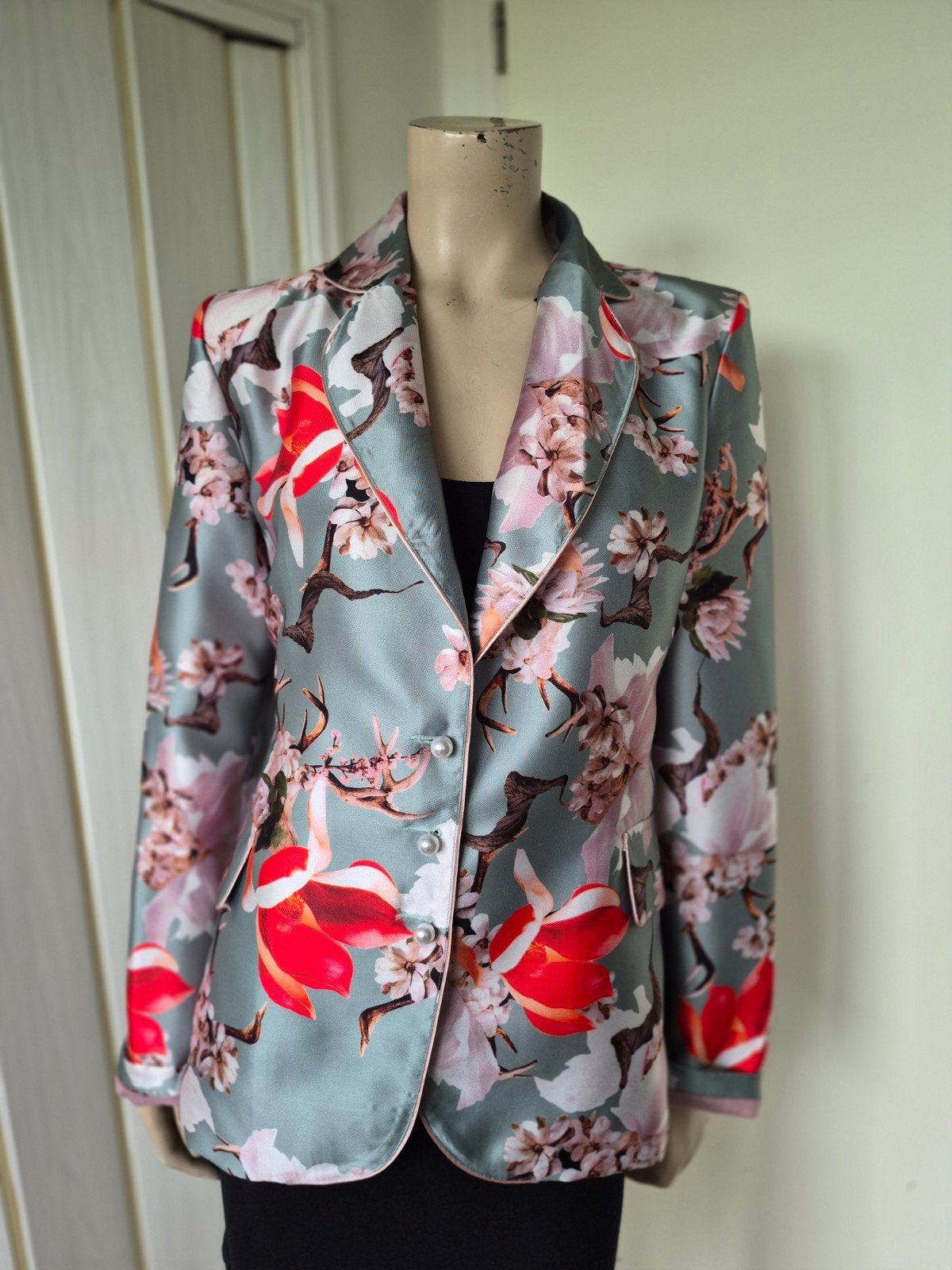 Almatrichi jasje satin finish bloemen print maat 40/42/ L/XL, Kleding | Dames, Blauw, Maat 42/44 (L), Ophalen of Verzenden, Zo goed als nieuw