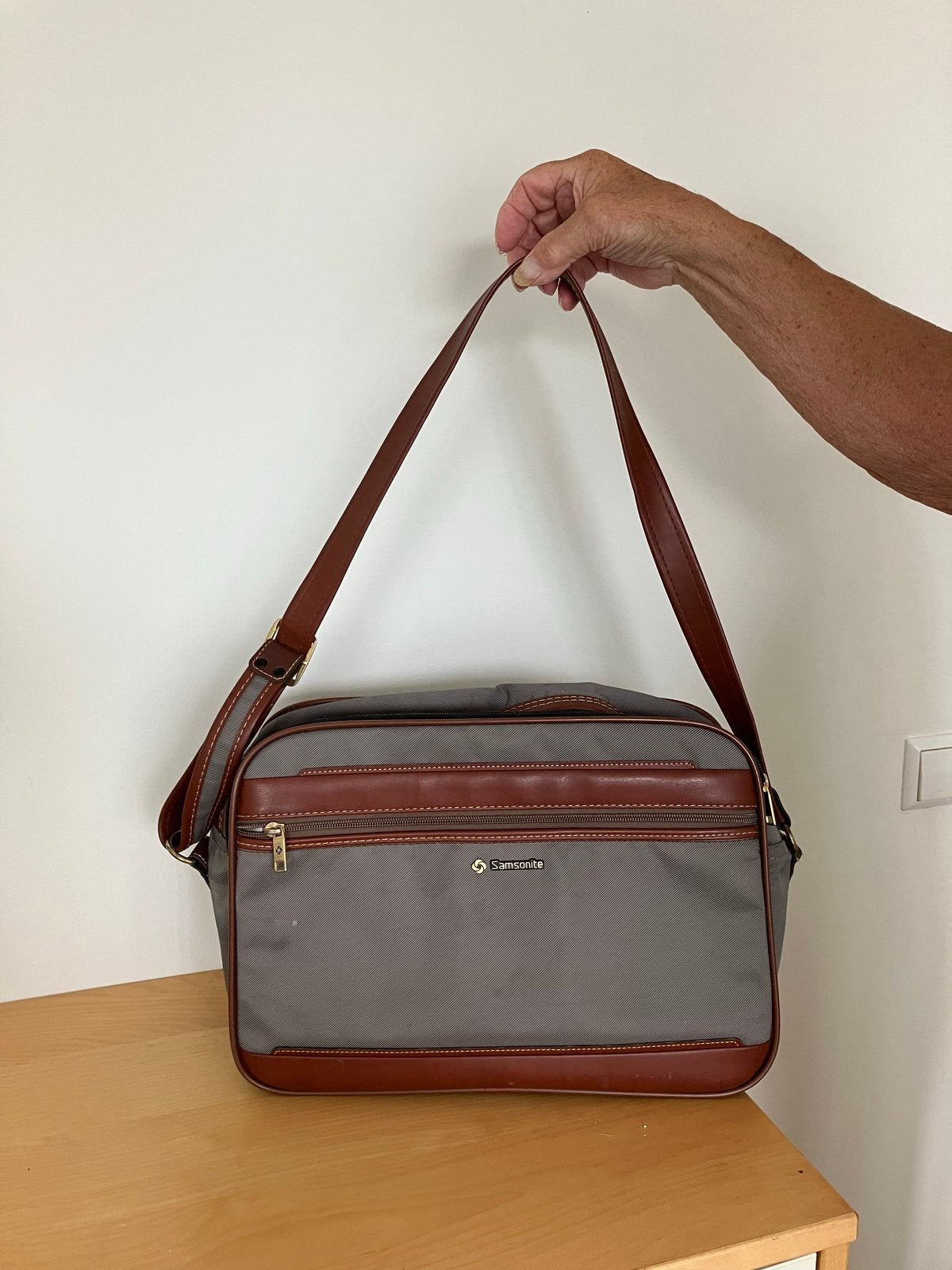 Handige Samsonite schoudertas met ritsvak - 30x30x18 cm, Ophalen of Verzenden, Gebruikt, Grijs, Overige merken