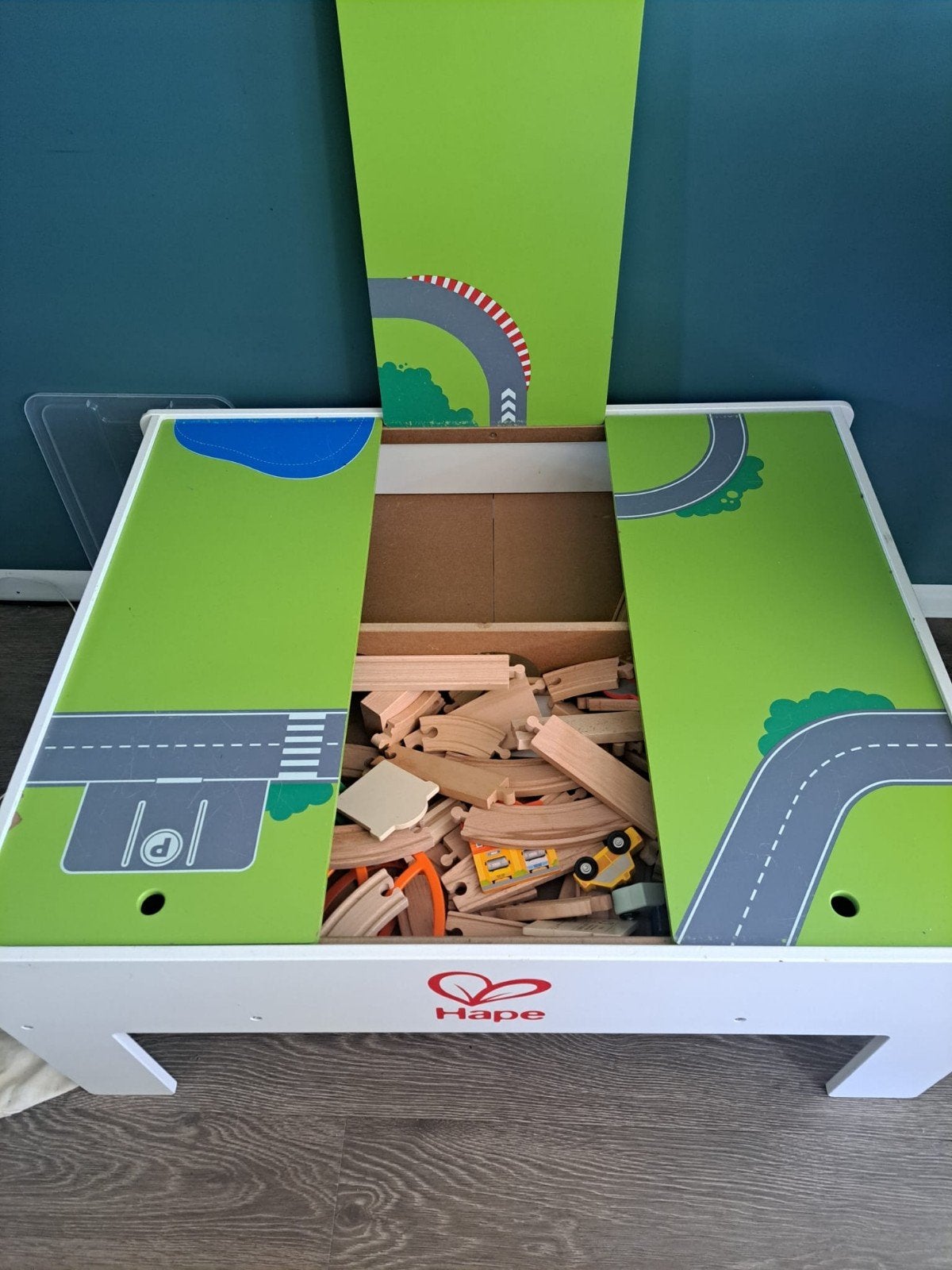 Treinbaan Tafel van Hape inclusief treinbaan., Ophalen, Zo goed als nieuw