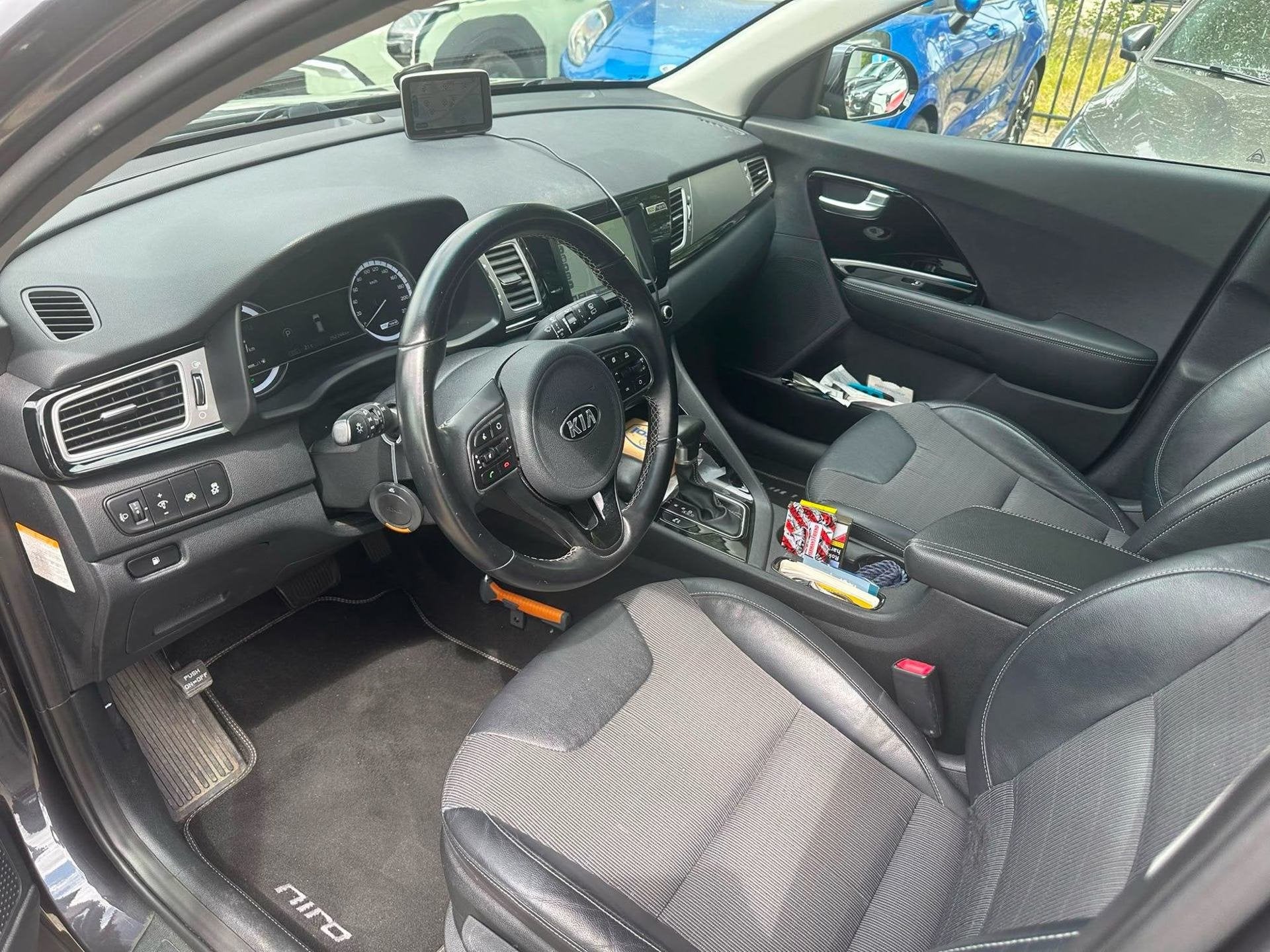 Kia Niro 1.6 GDi Hybrid Dynamic 1e eig. Carplay Clima Navi T, Gebruikt, Euro 6, Leder en Stof, Origineel Nederlands