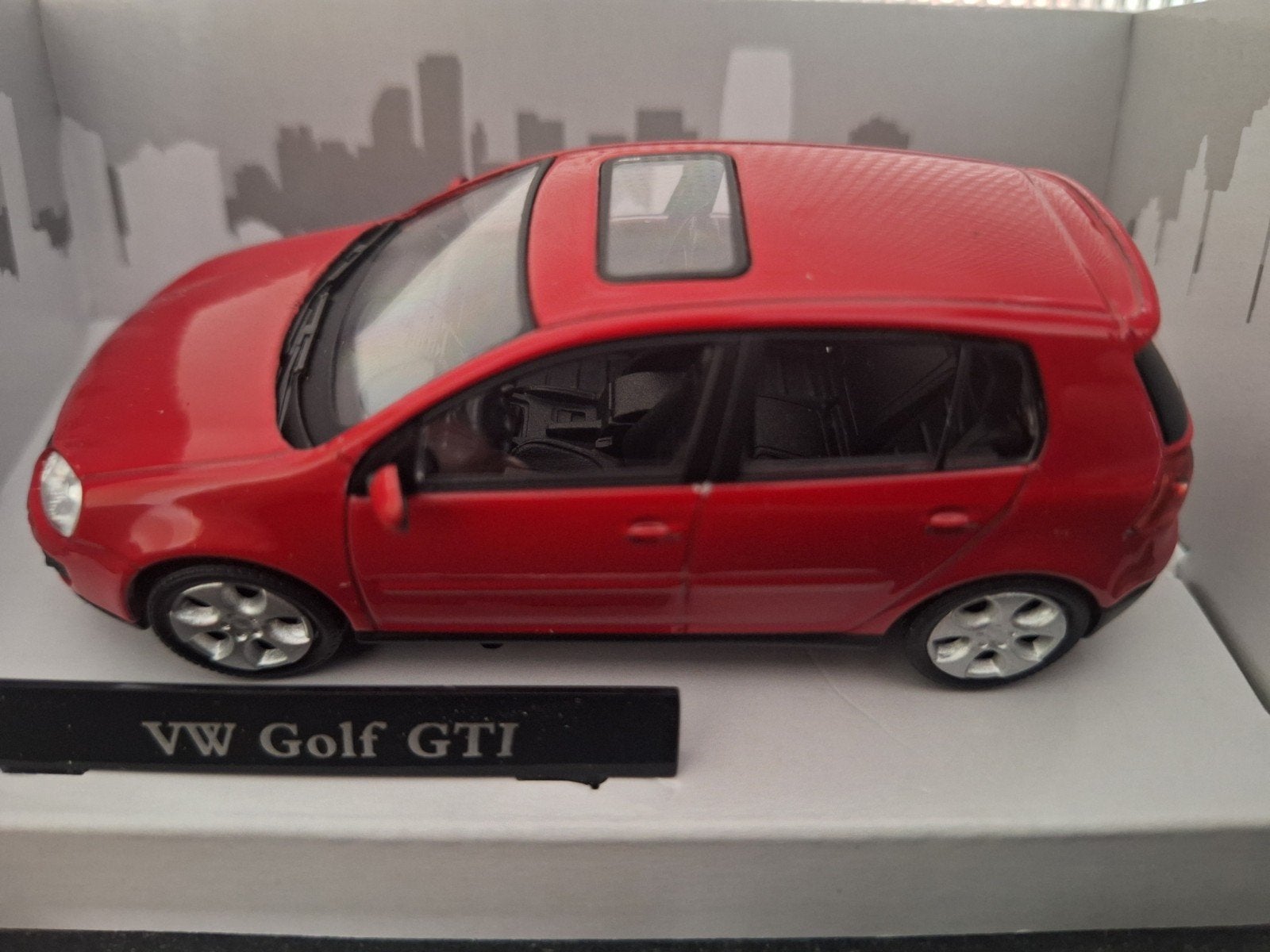 Volkswagen Golf V GTi Schaal 1:43, Hobby en Vrije tijd, Modelauto's | 1:43, Overige merken, Auto, Nieuw, Cararama