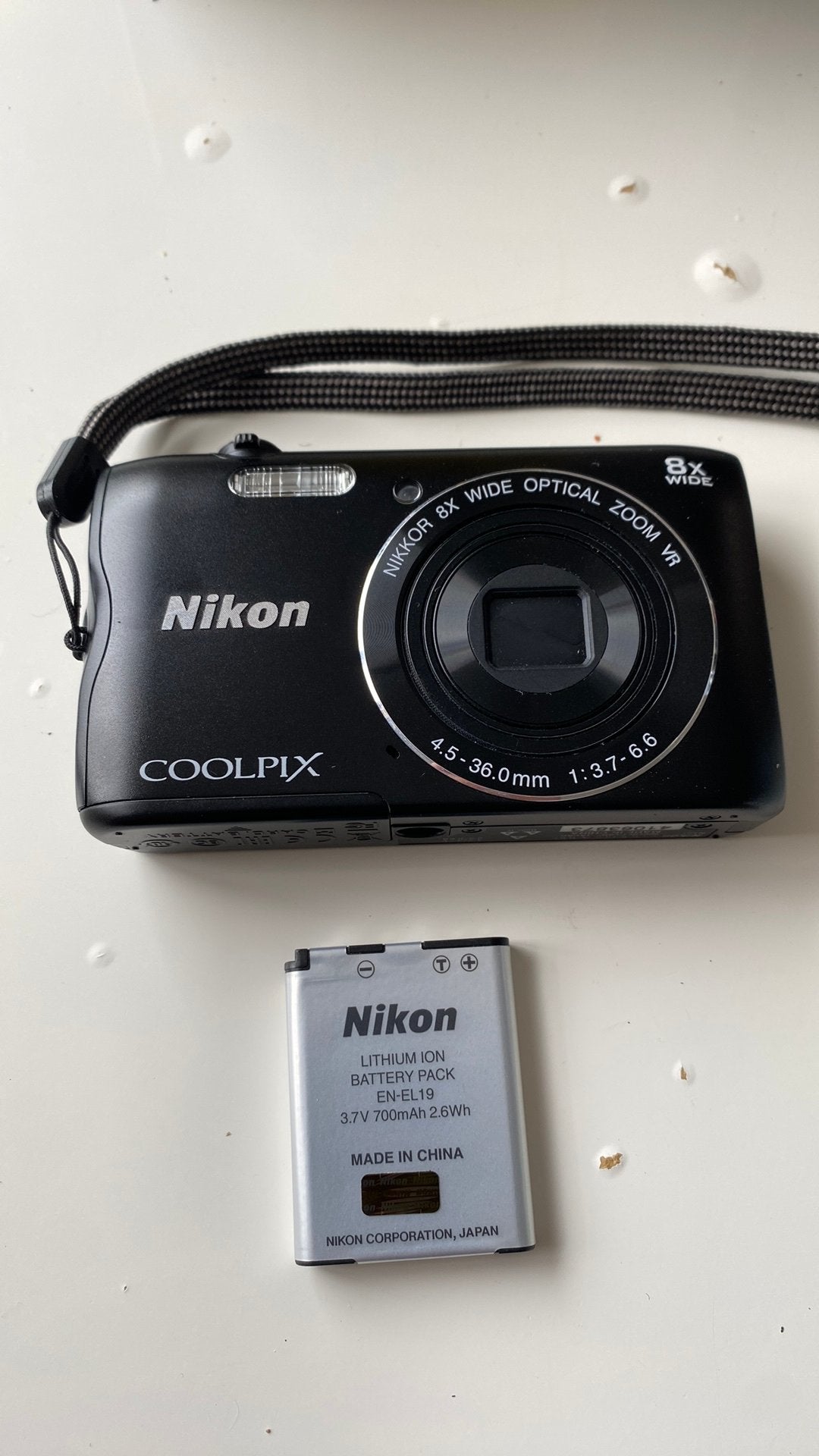 Nikon Coolpix A300 Compactcamera met WiFi en 8x optische zoo, Ingebouwde flitser, Gebruikt, Ophalen of Verzenden, Compactcamera